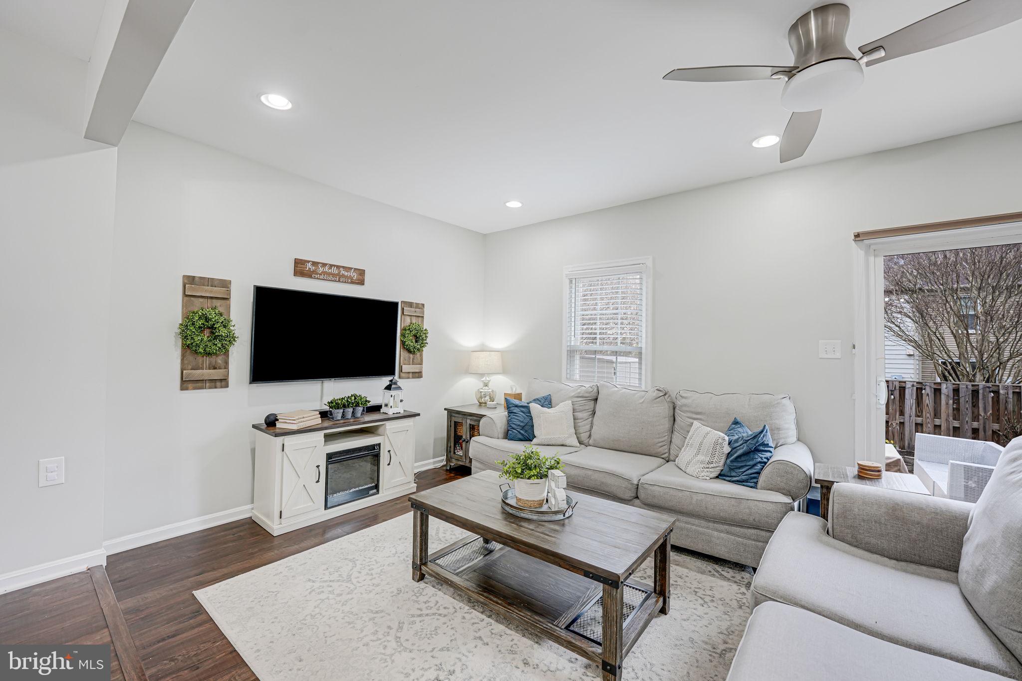 COLONY PARK - Residential