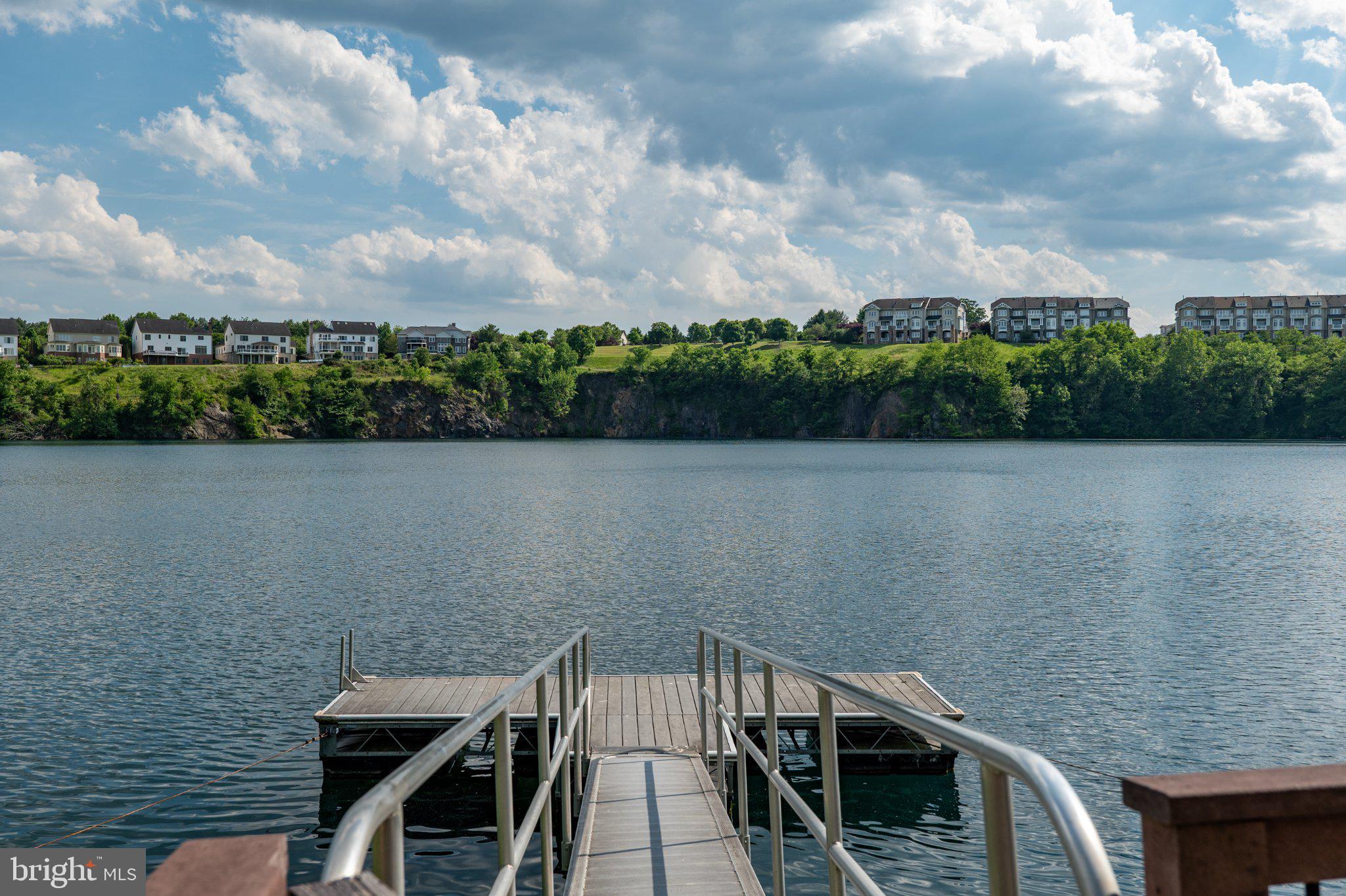 STONE LAKE - Residential