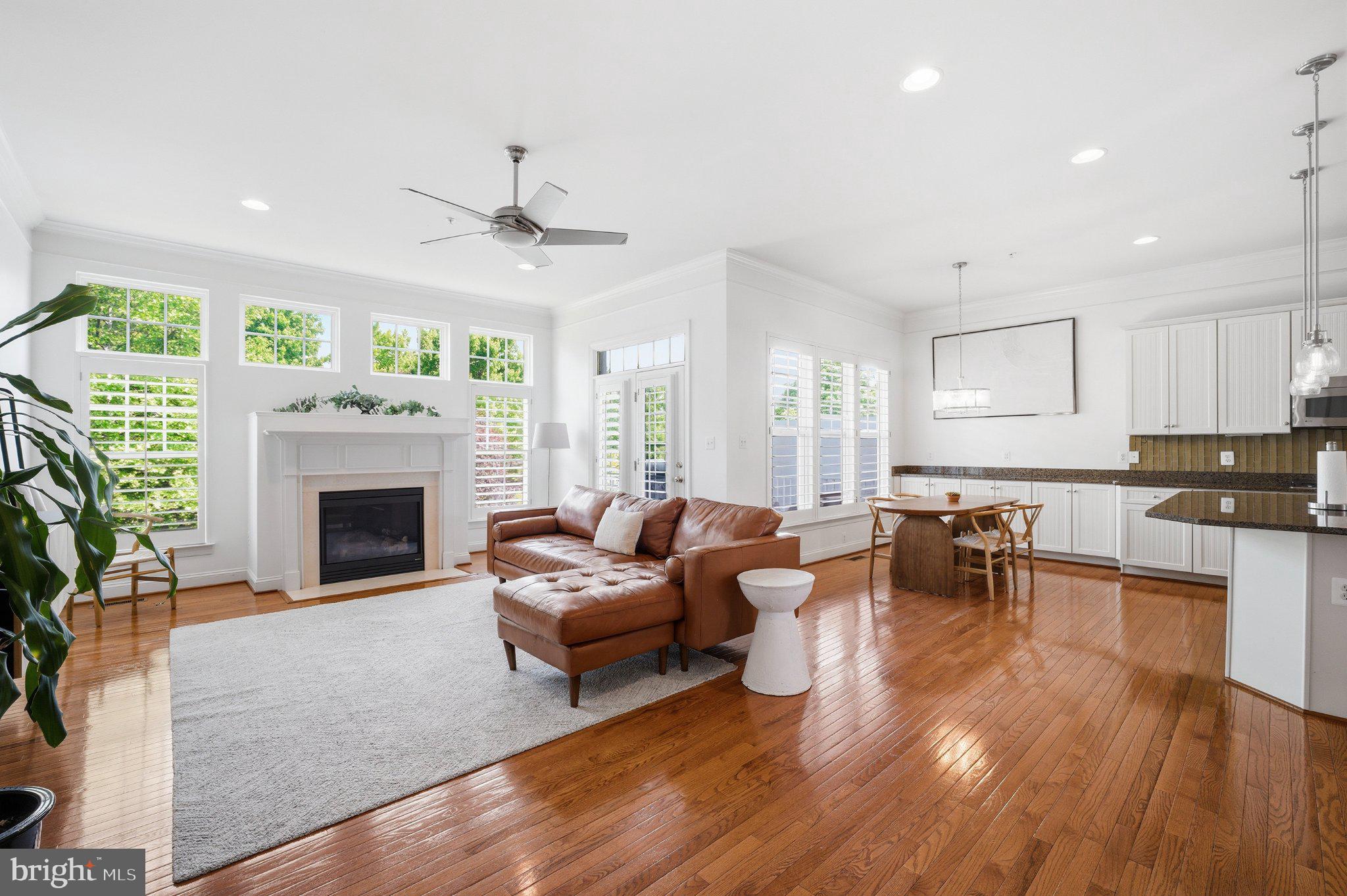 STONE LAKE - Residential