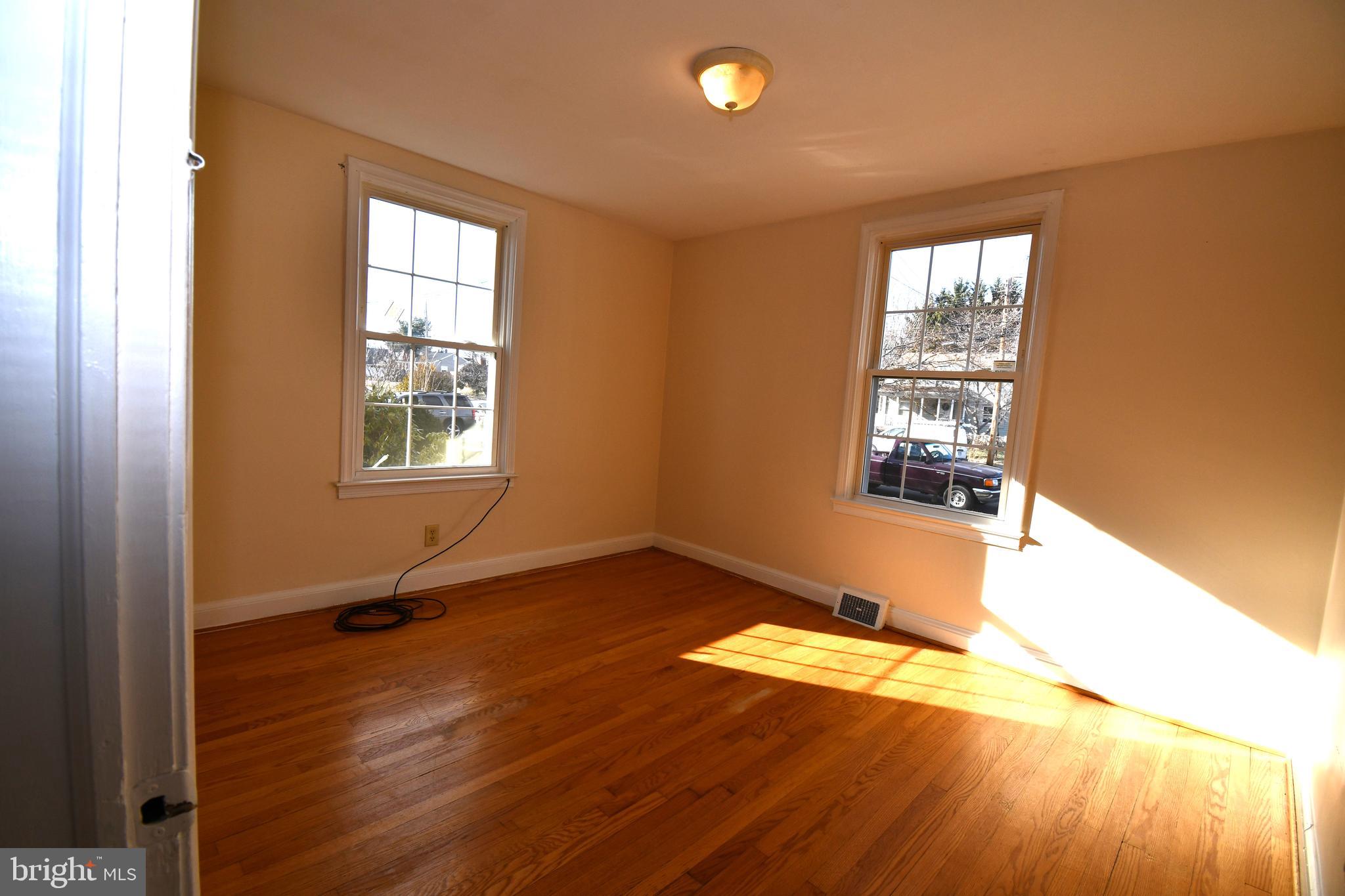 MARLOW - Residential Lease