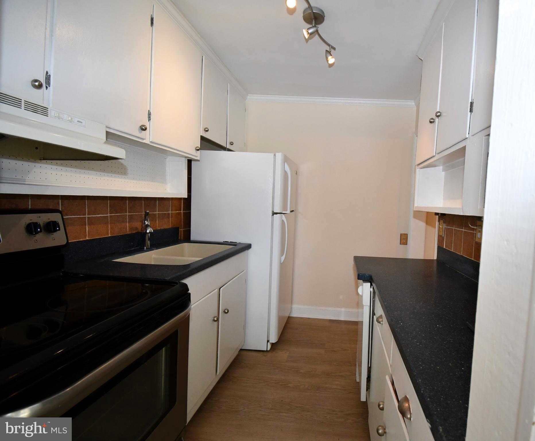 MARLOW - Residential Lease