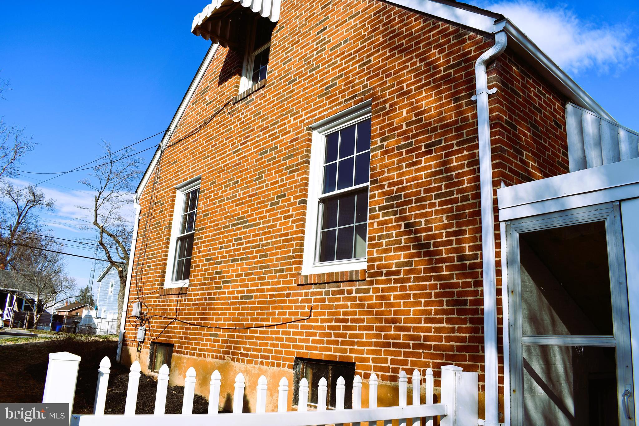 MARLOW - Residential Lease