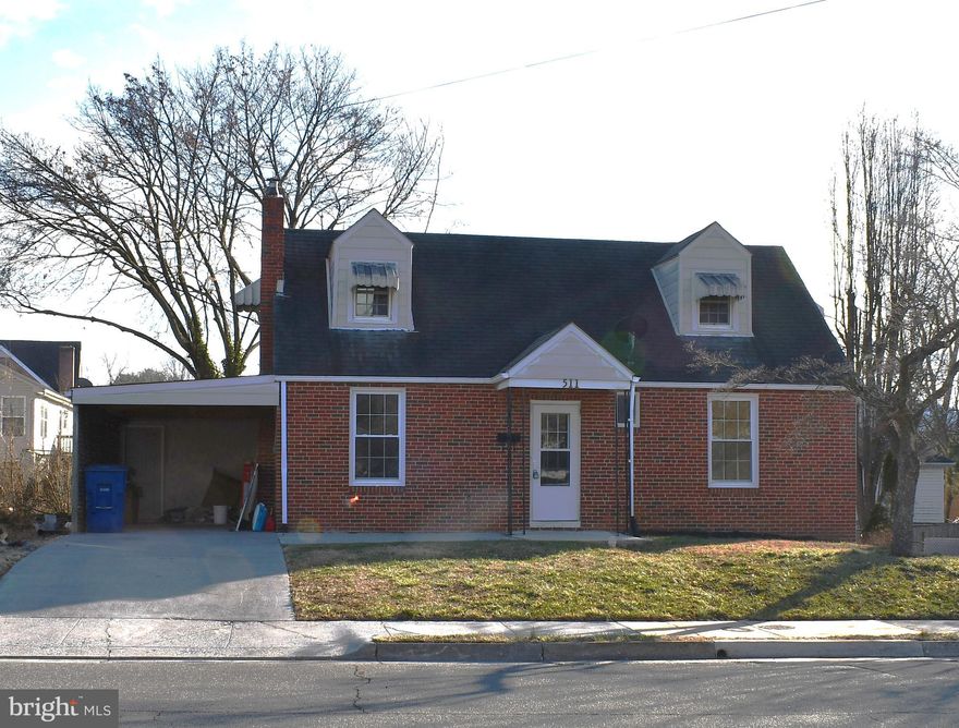 Charming 4-Bedroom Rental in Front Royal, VA

Welcome to this well-maintained 4-bedroom, 1.5-bath home in the heart of Front Royal. The main level features two bedrooms and a full bath, along with a spacious living room, a dining room with an attached sunroom, and a well-equipped kitchen. Upstairs, you’ll find two additional bedrooms and a half bath.

The basement offers a laundry area and a family room, providing extra living space. A decorative fireplace in the living room adds charm (for decorative use only). Conveniently located near shopping, dining, and major commuter routes.

Available for immediate occupancy. Contact the listing agent for more details or to schedule a showing.