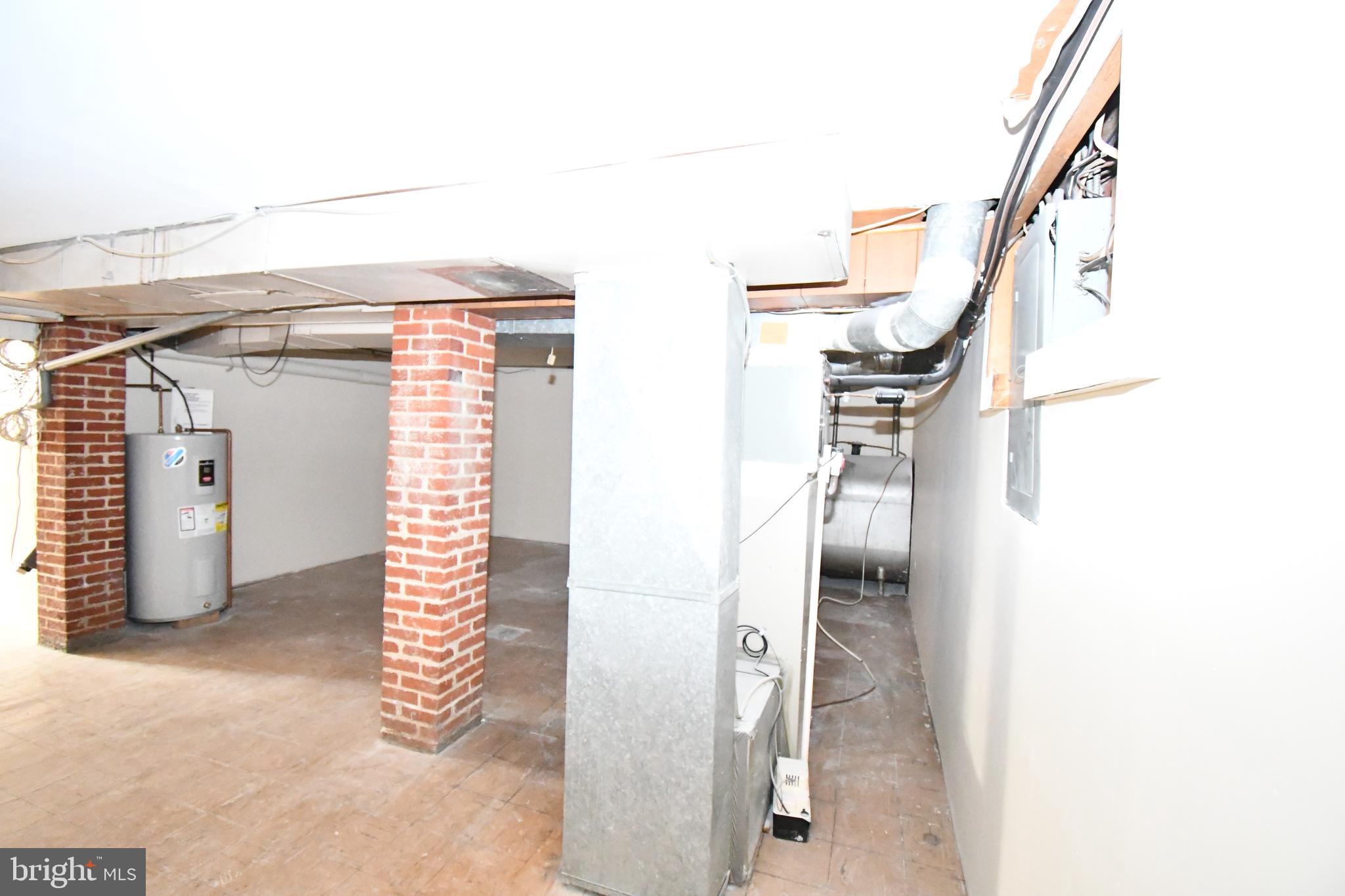 MARLOW - Residential Lease