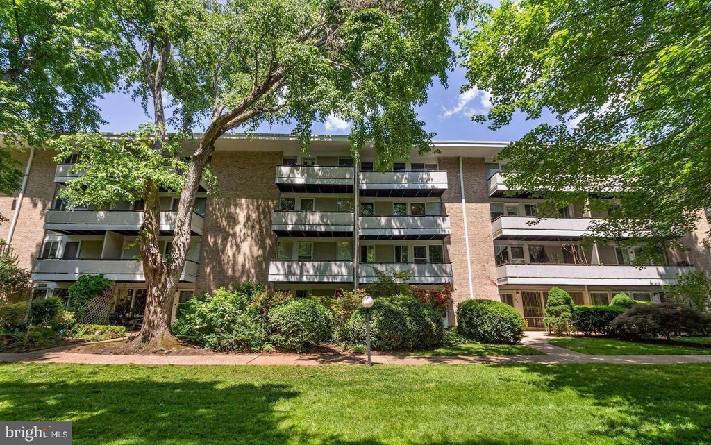 Photo of 7515 Spring Lake Drive #7515, BETHESDA, MD 20817 (MLS # MDMC2204420)