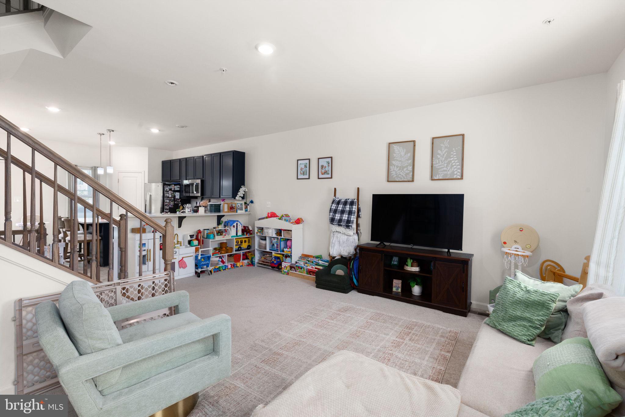 377 HACKLEY DRIVE