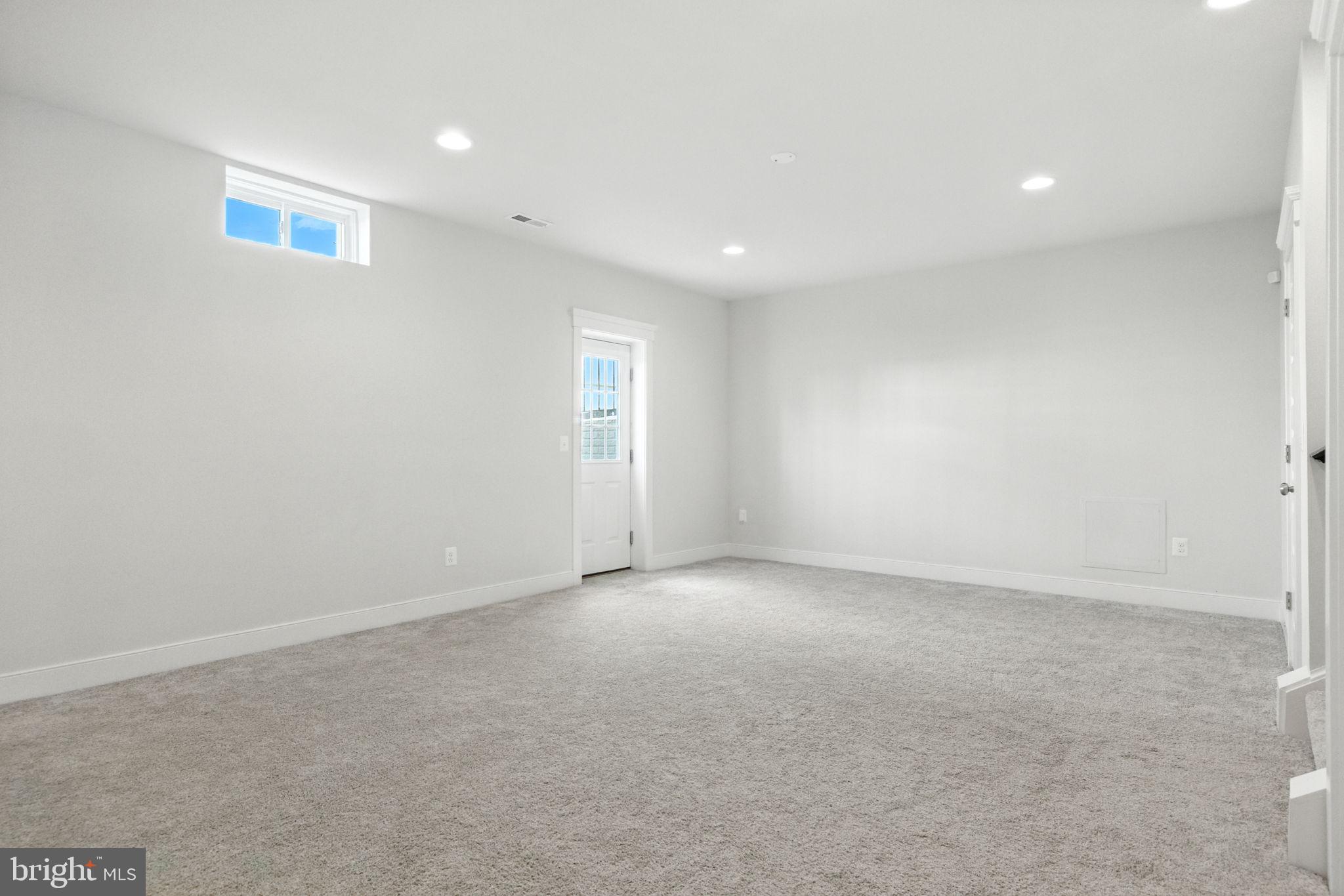 THE BLUFFS AT SLEETER LAKE - Residential