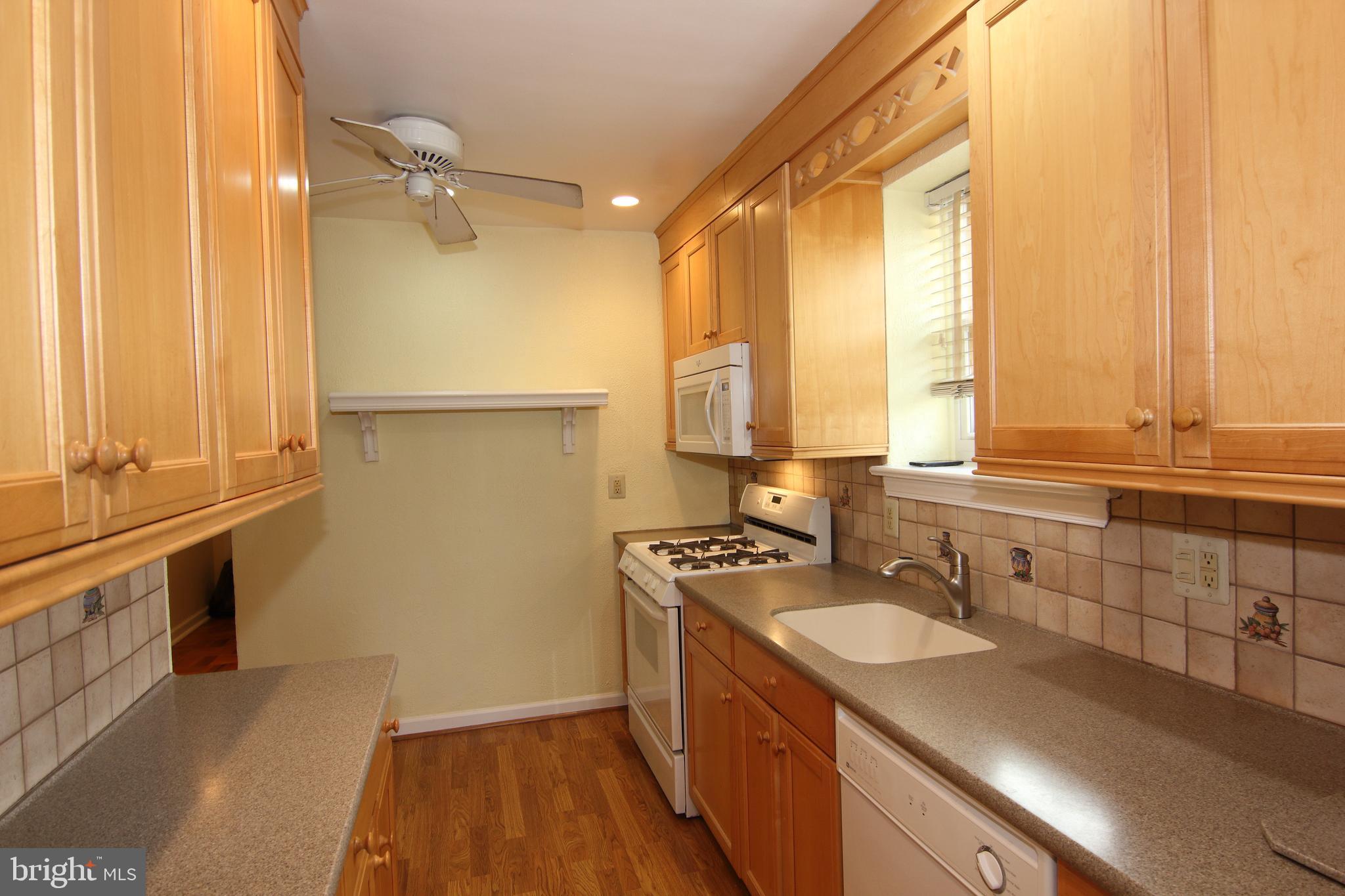 WYNNEWOOD PLAZA - Residential Lease