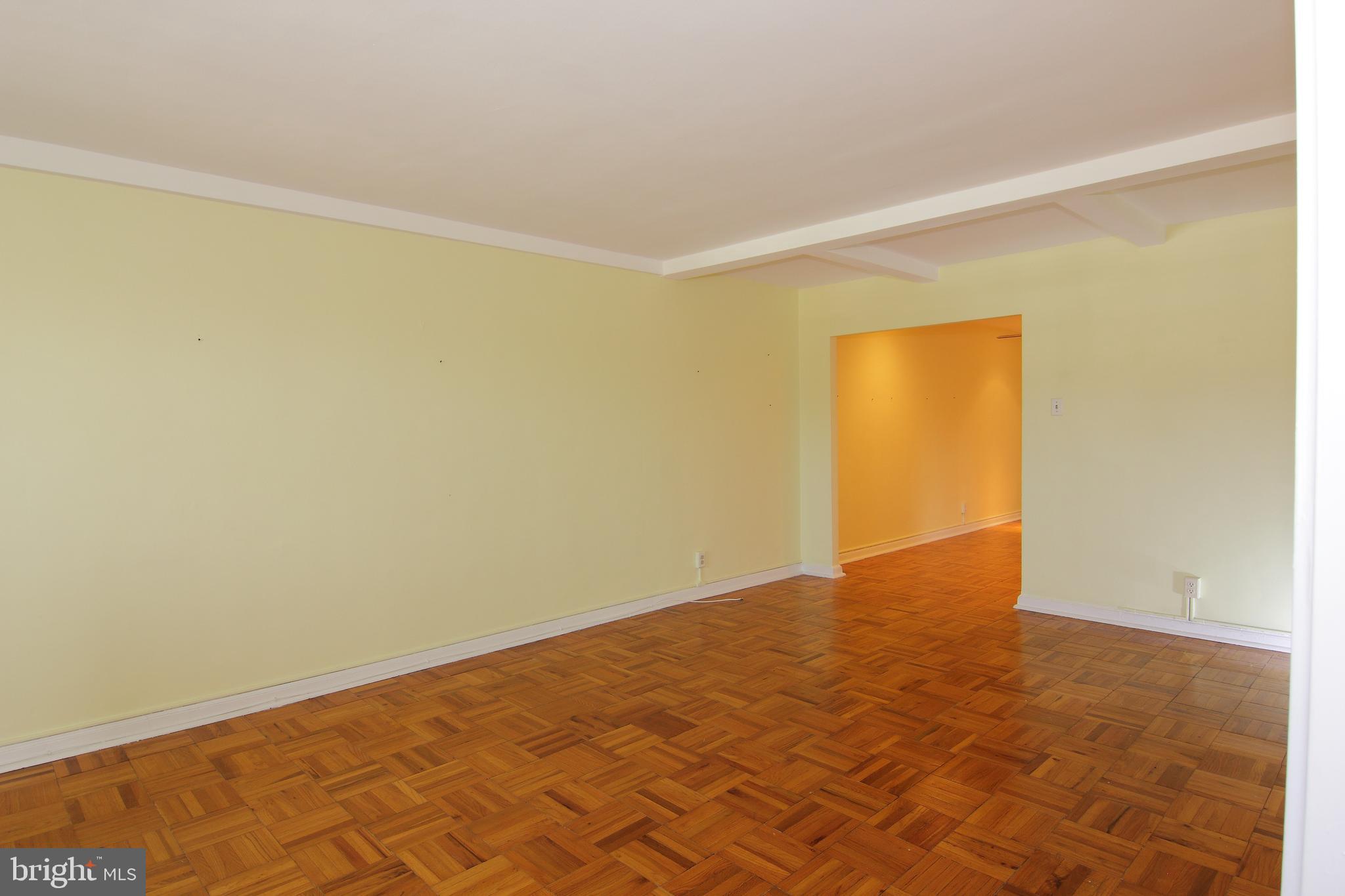 WYNNEWOOD PLAZA - Residential Lease