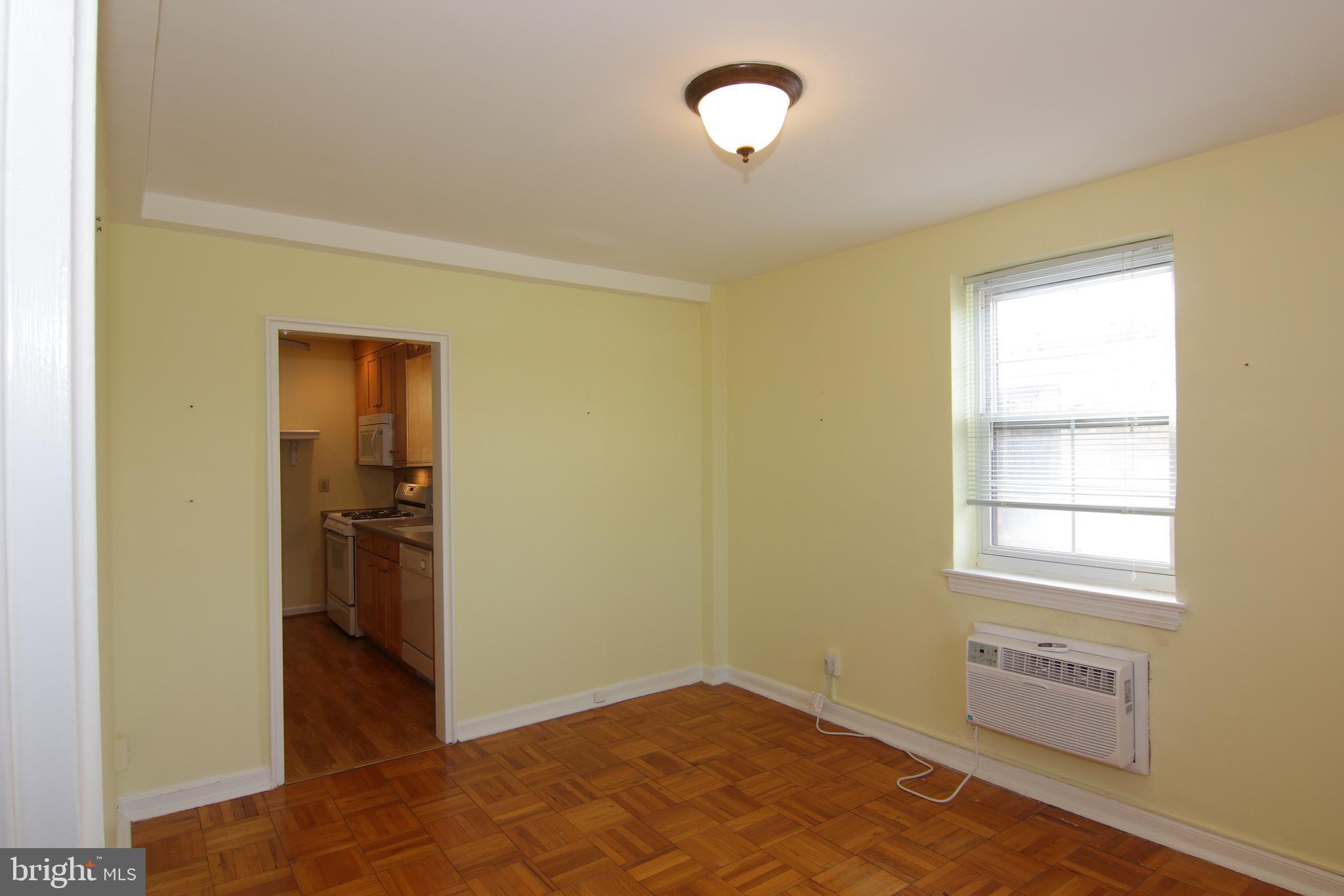 WYNNEWOOD PLAZA - Residential Lease