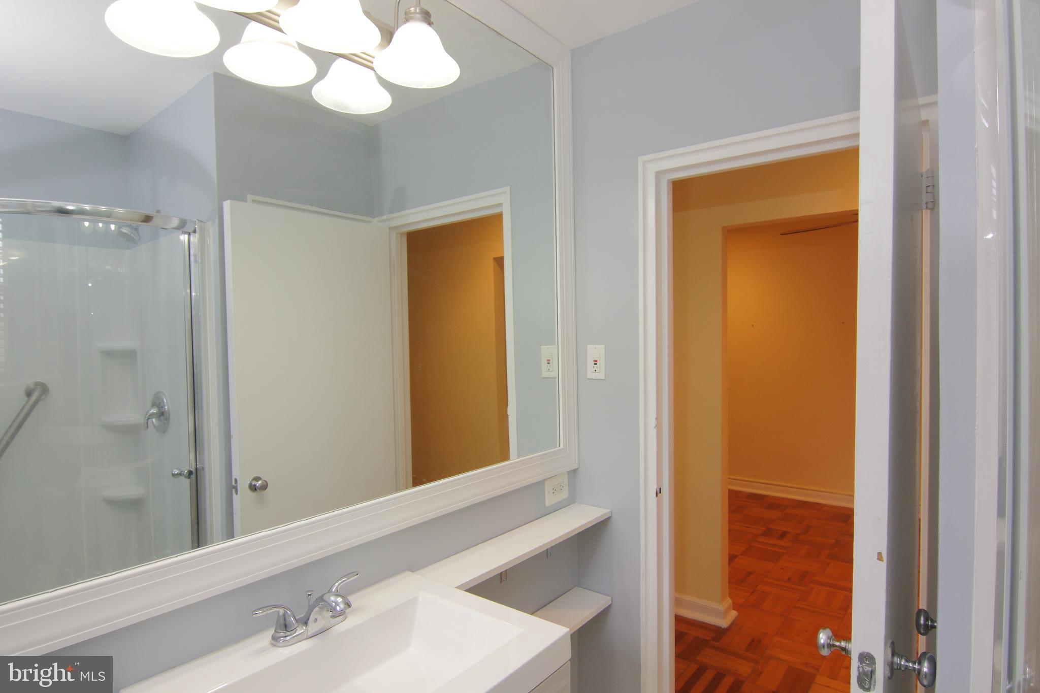 WYNNEWOOD PLAZA - Residential Lease