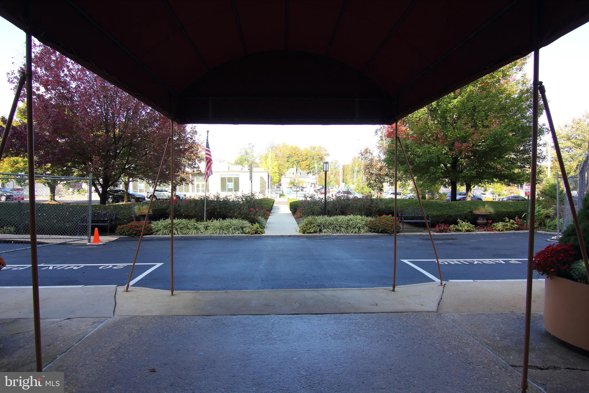 WYNNEWOOD PLAZA - Residential Lease