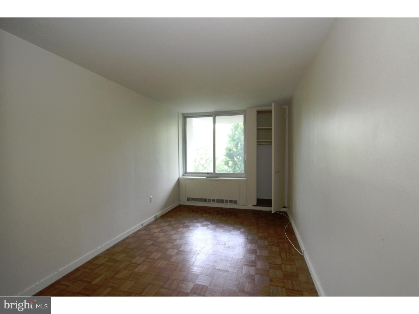 WASHINGTON SQ - Residential