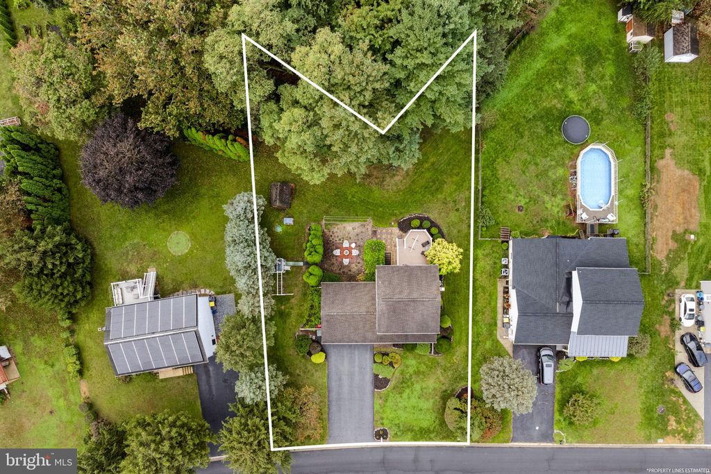 Photo of 50 Allen Road, EPHRATA, PA 17522 (MLS # PALA2077916)