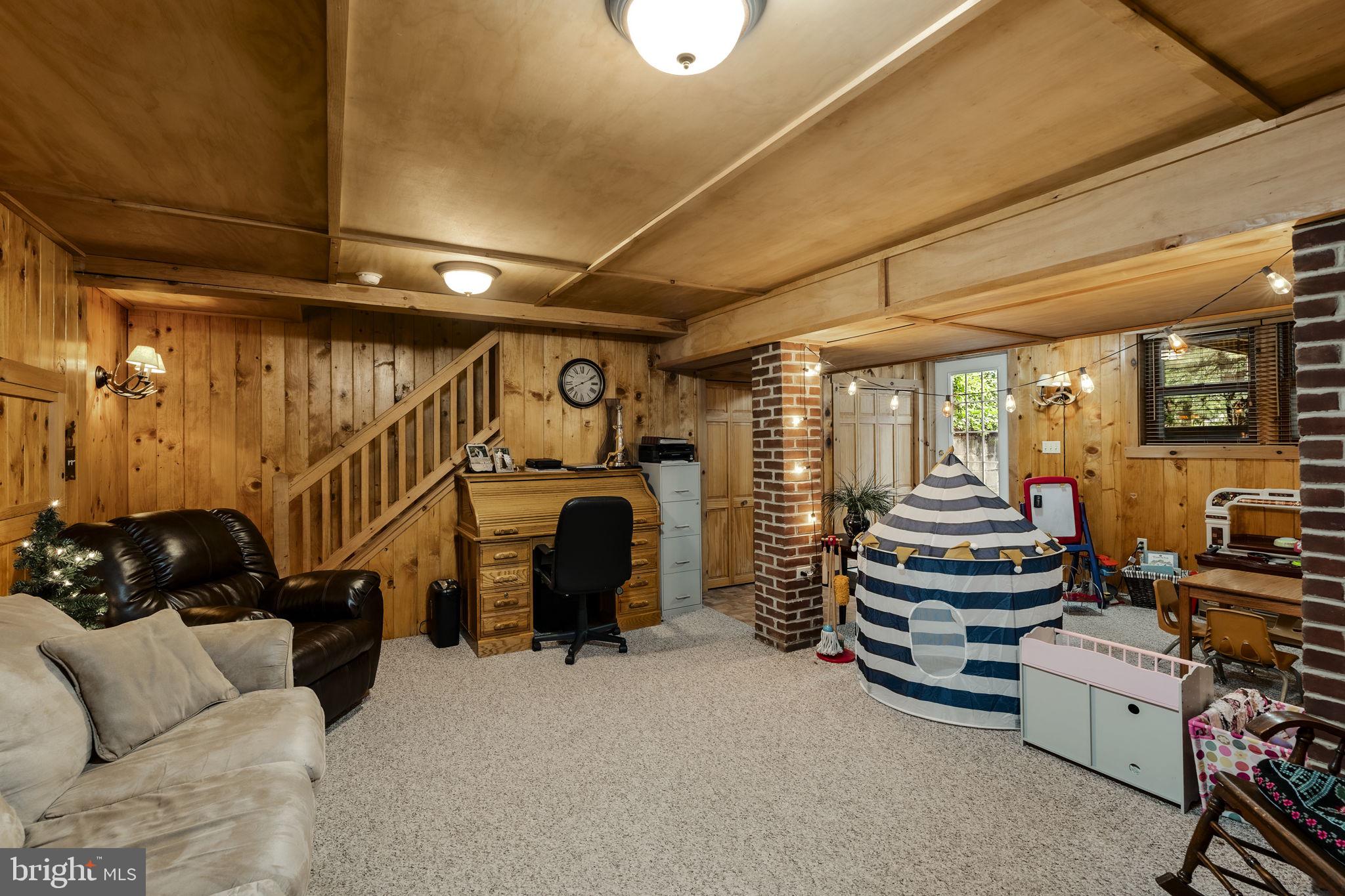 WEST EARL TWP - Residential