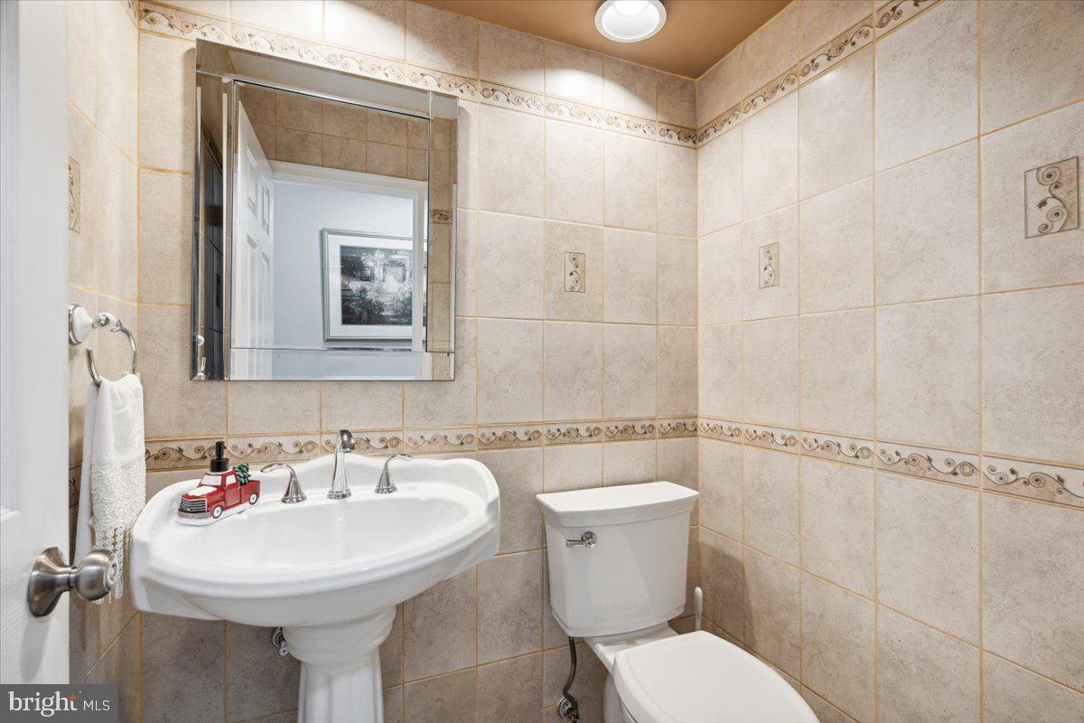 MONARCH RIDGE - Residential