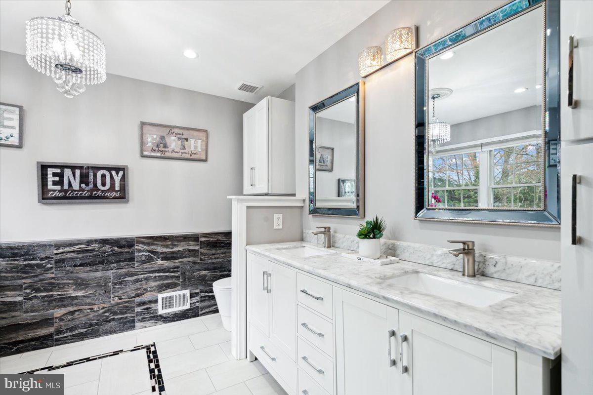 MONARCH RIDGE - Residential