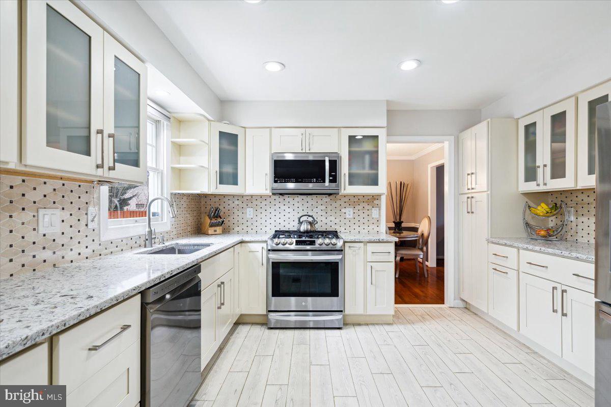 MONARCH RIDGE - Residential