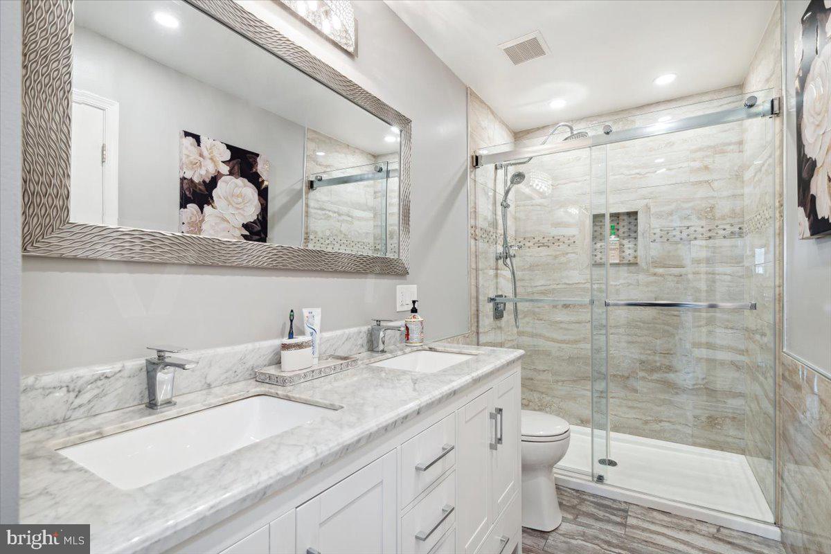 MONARCH RIDGE - Residential