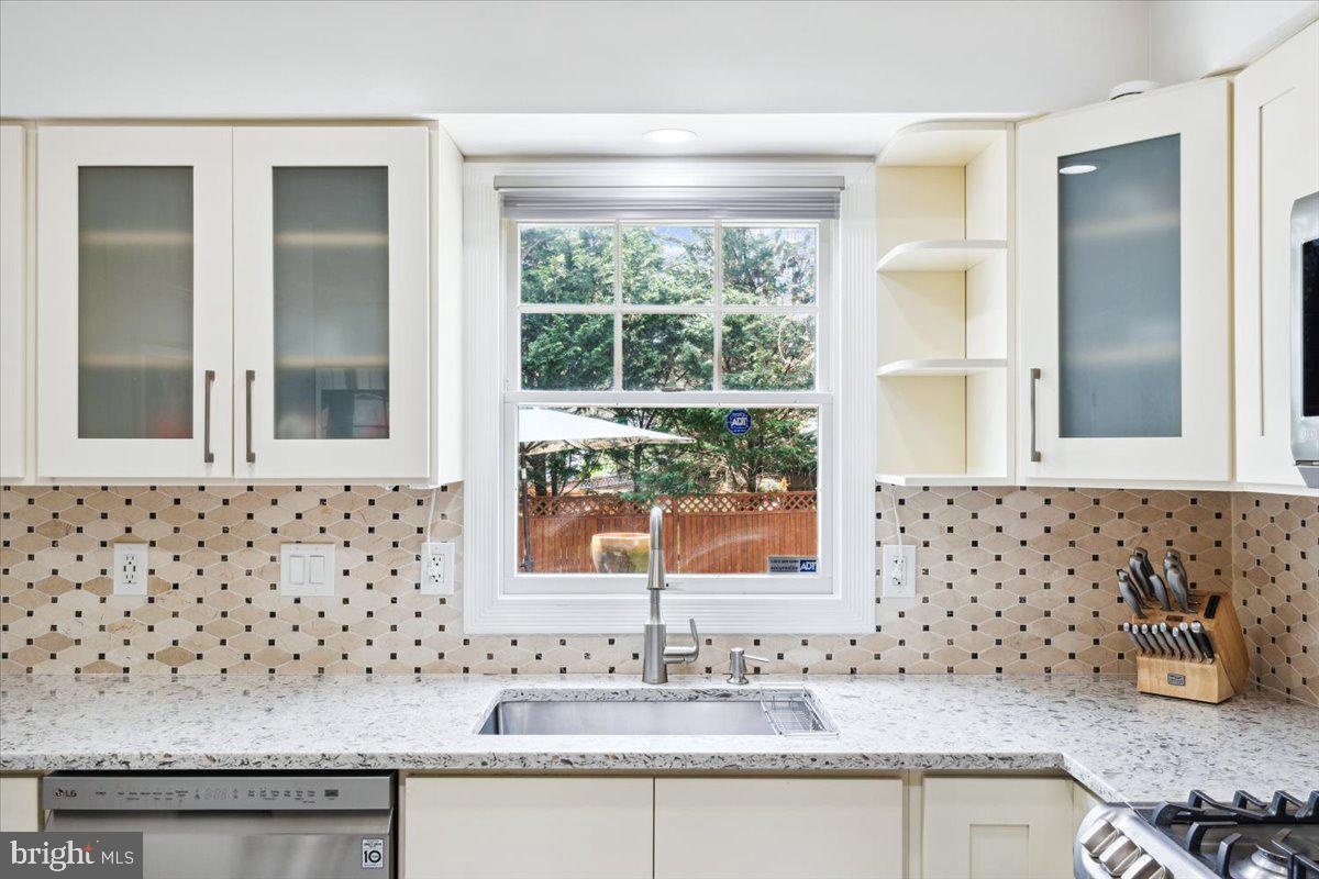 MONARCH RIDGE - Residential