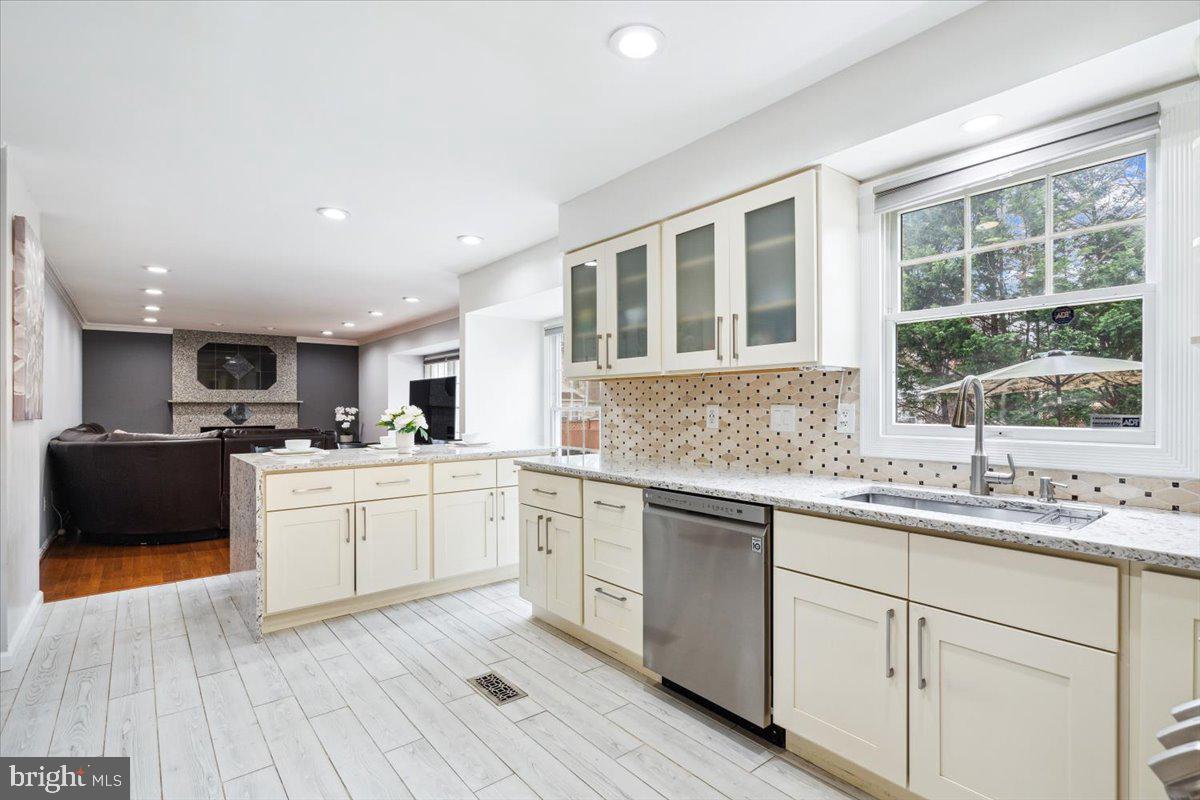 MONARCH RIDGE - Residential