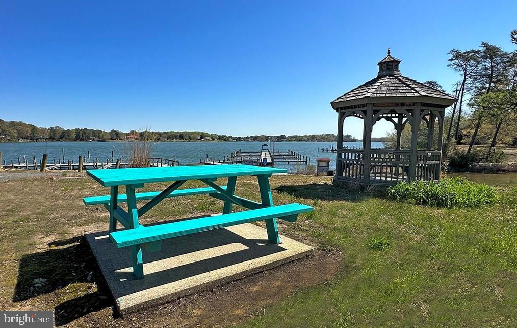 SHERWOOD FOREST SHORES - Residential