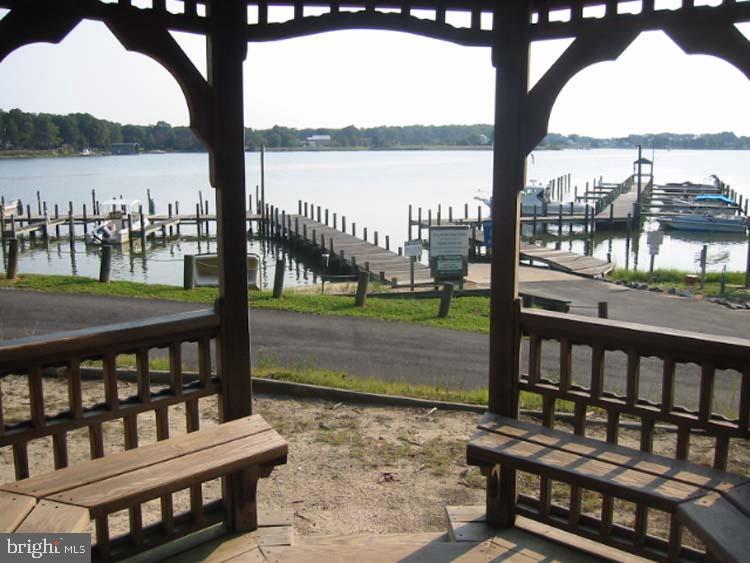 SHERWOOD FOREST SHORES - Residential