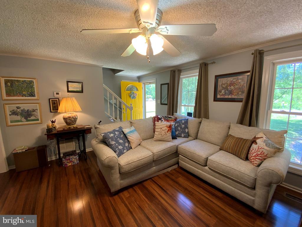 SHERWOOD FOREST SHORES - Residential