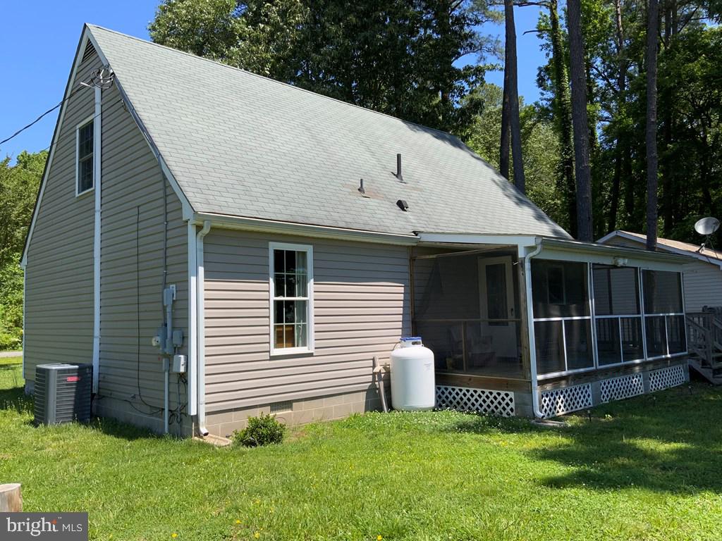 SHERWOOD FOREST SHORES - Residential