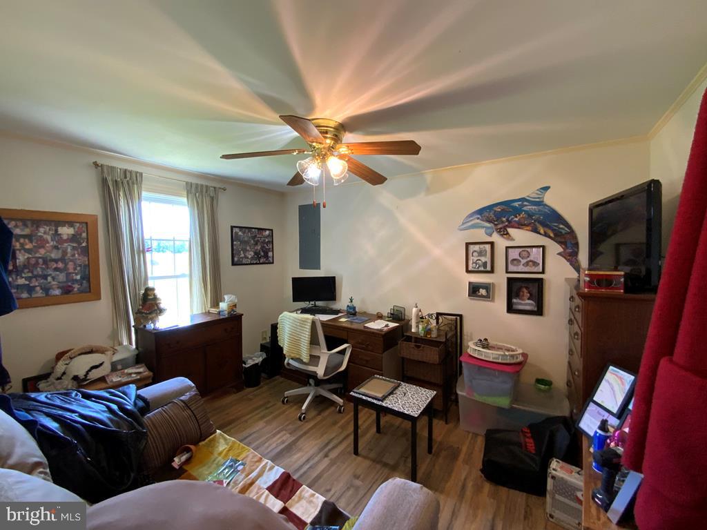 SHERWOOD FOREST SHORES - Residential