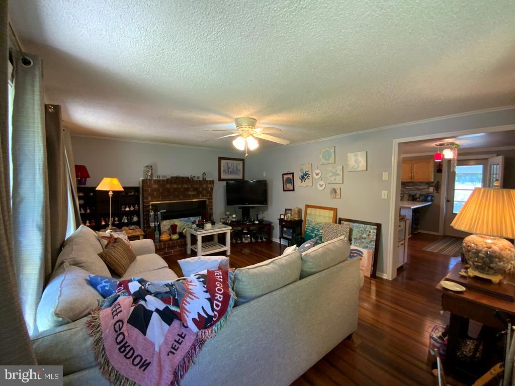 SHERWOOD FOREST SHORES - Residential