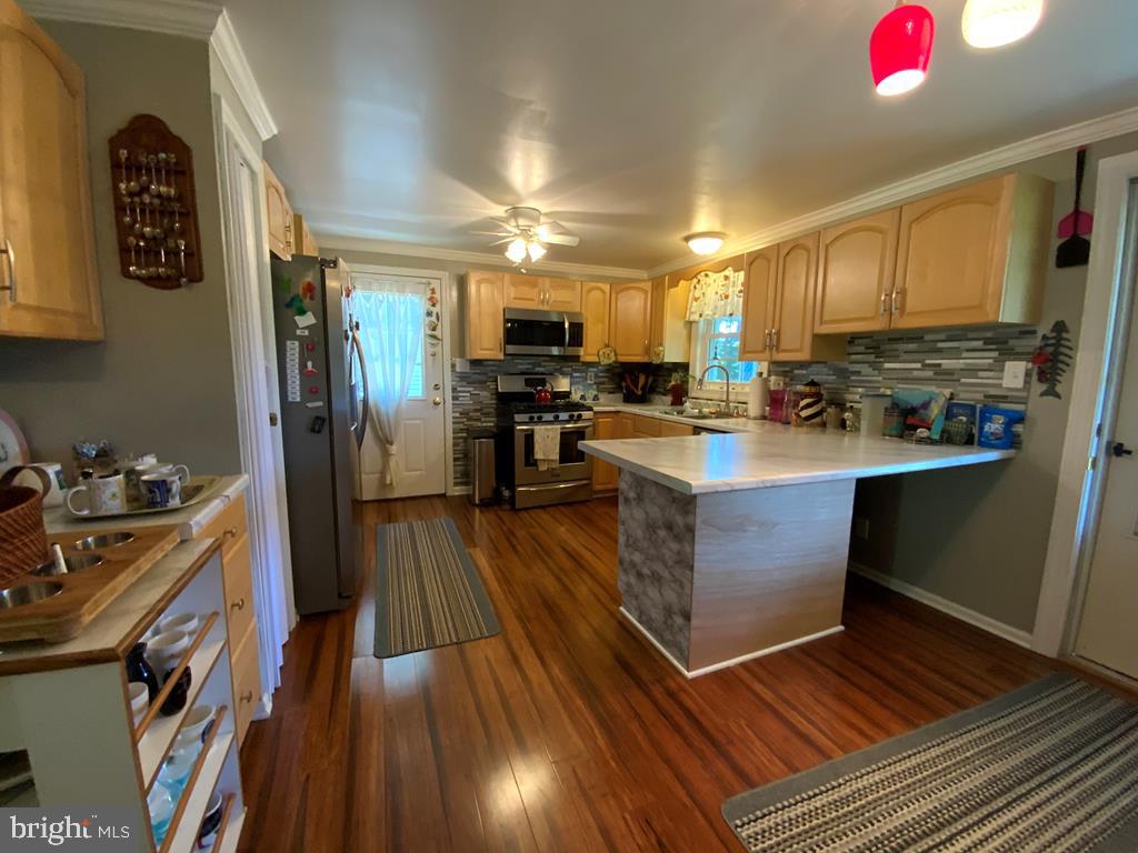 SHERWOOD FOREST SHORES - Residential