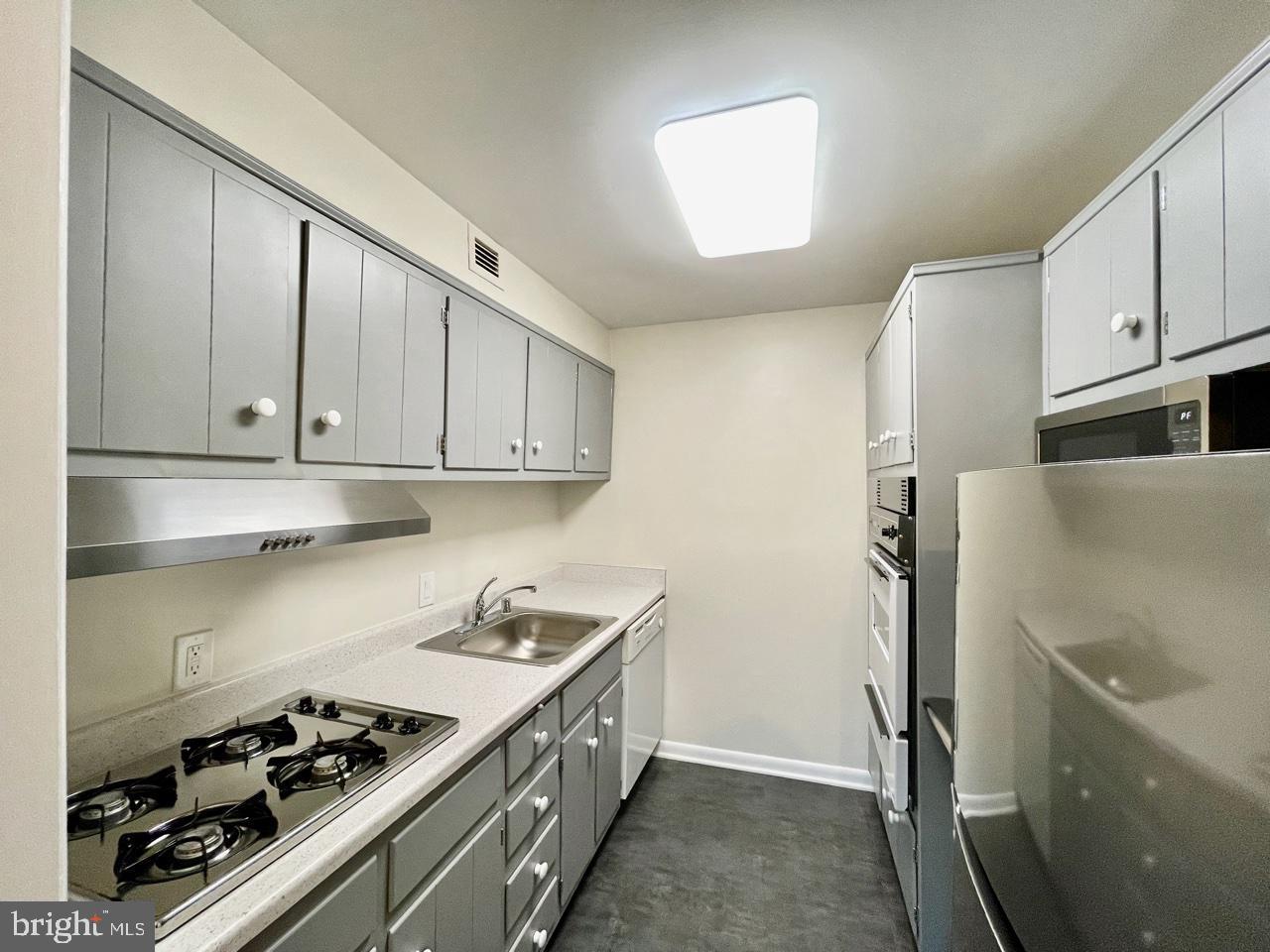 GROSVENOR PARK - Residential Lease