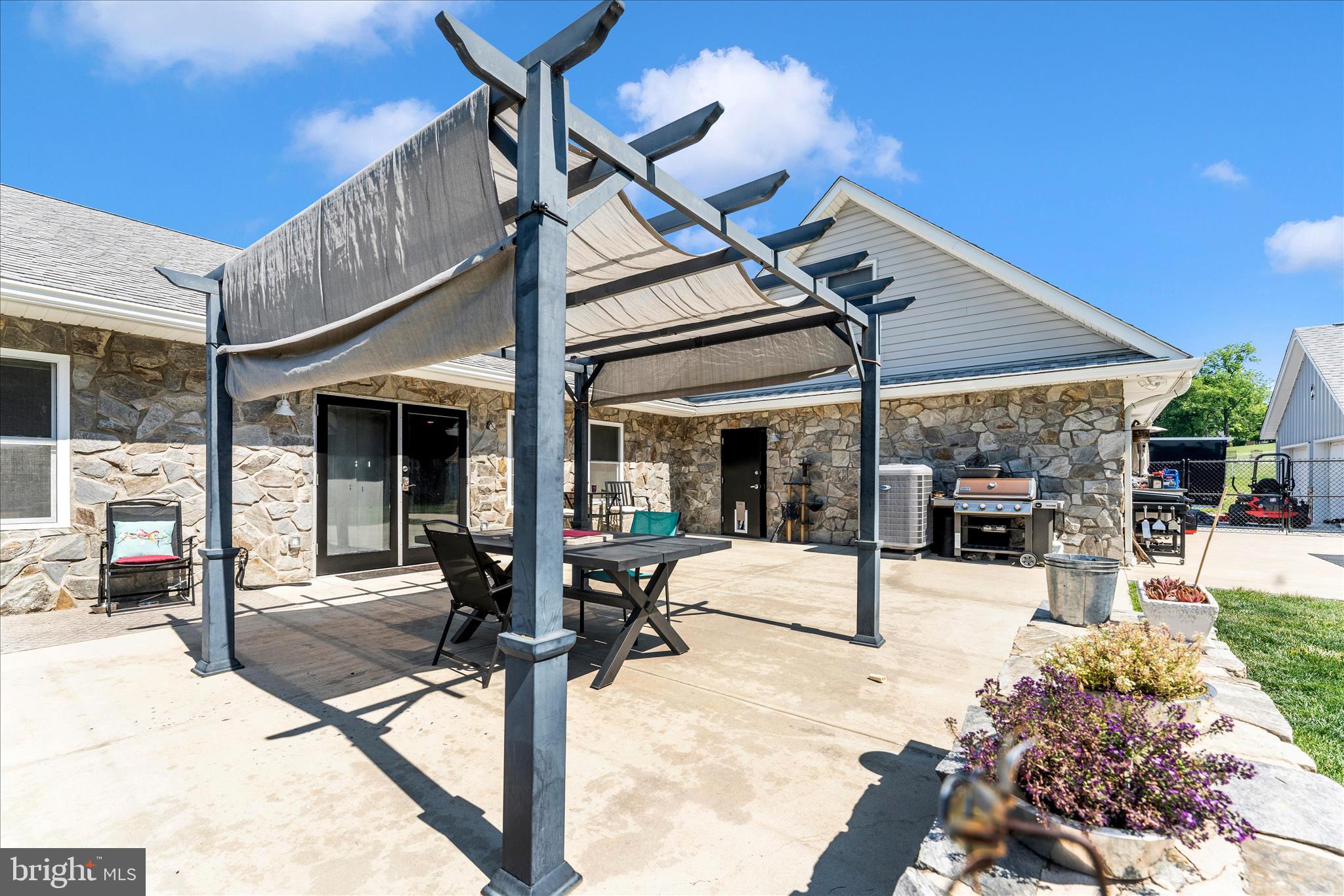 BEAVERBROOK - Residential