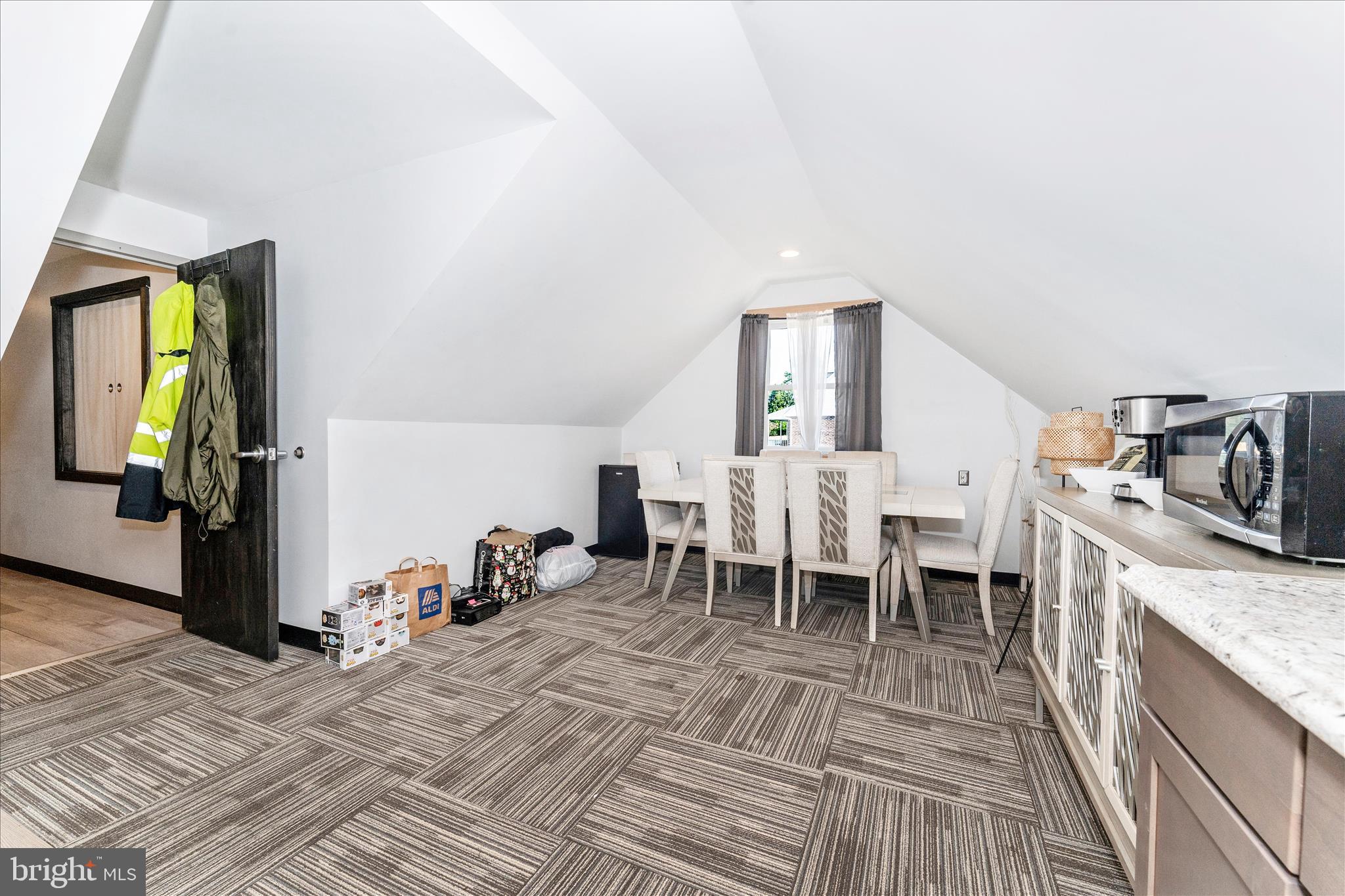 BEAVERBROOK - Residential