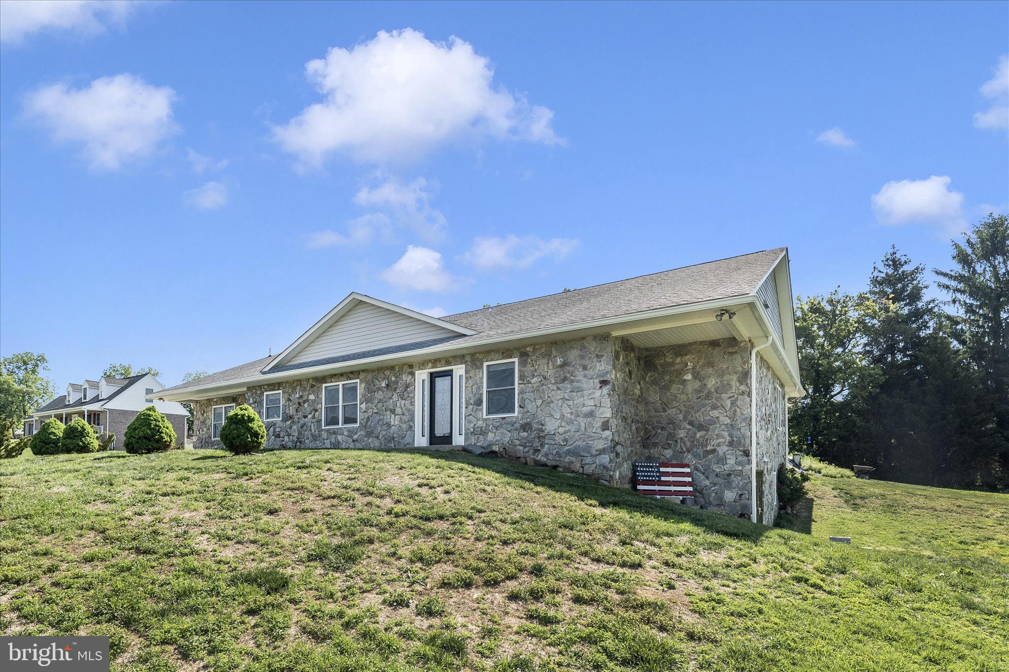 BEAVERBROOK - Residential