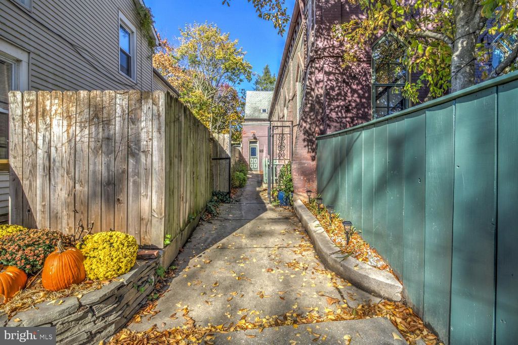 Photo of 102 W Walnut Street 1/2, MARIETTA, PA 17547 (MLS # PALA2060600)