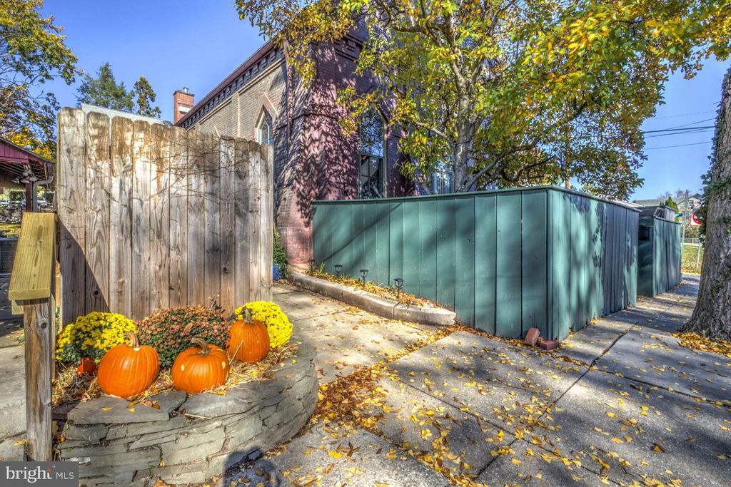 Photo of 102 W Walnut Street 1/2, MARIETTA, PA 17547 (MLS # PALA2060600)