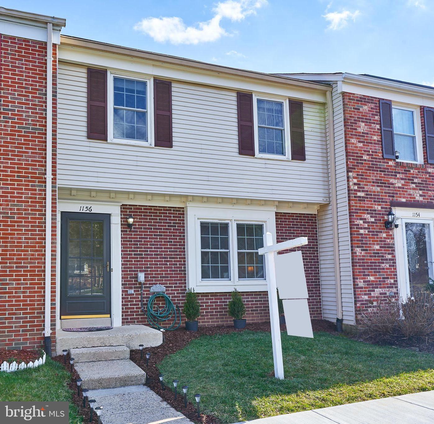 TOWNS ON THE GREENS - Residential