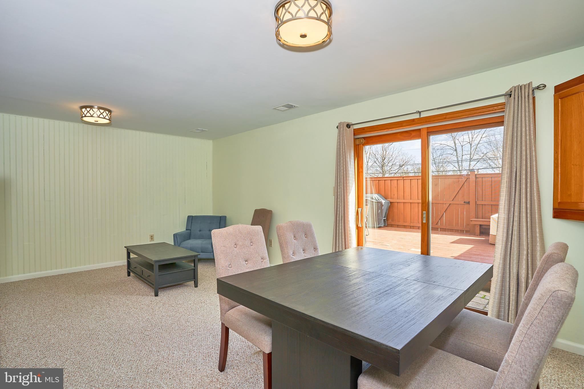 TOWNS ON THE GREENS - Residential