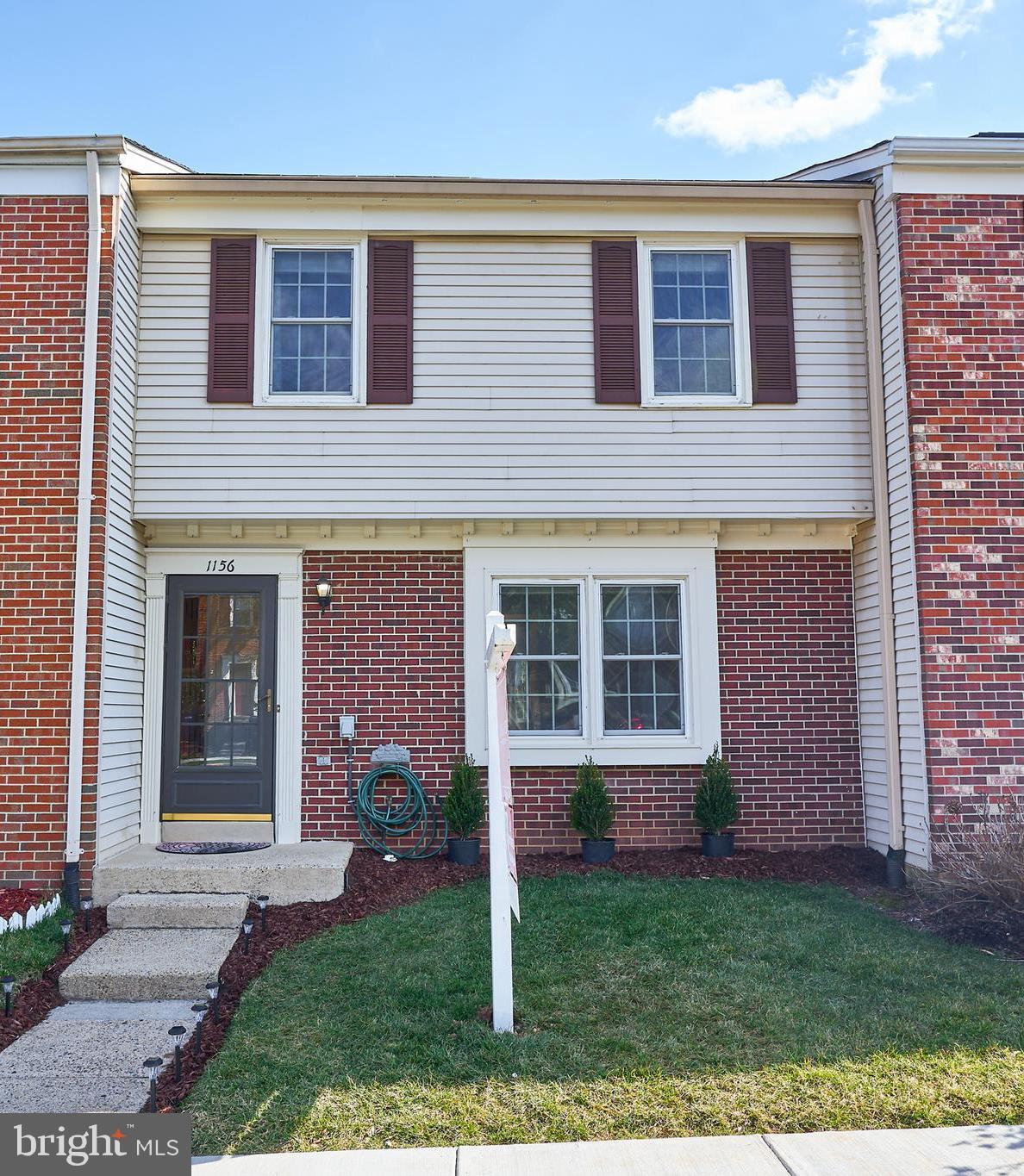 TOWNS ON THE GREENS - Residential