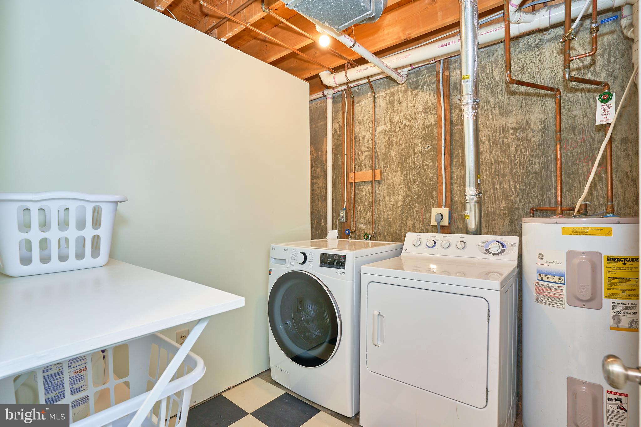 TOWNS ON THE GREENS - Residential