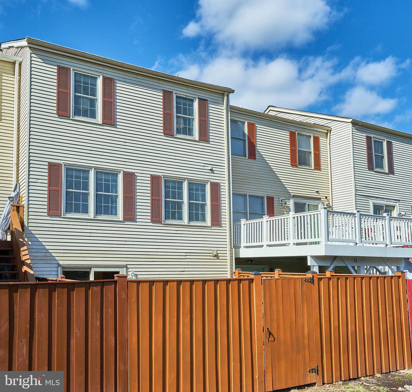 TOWNS ON THE GREENS - Residential