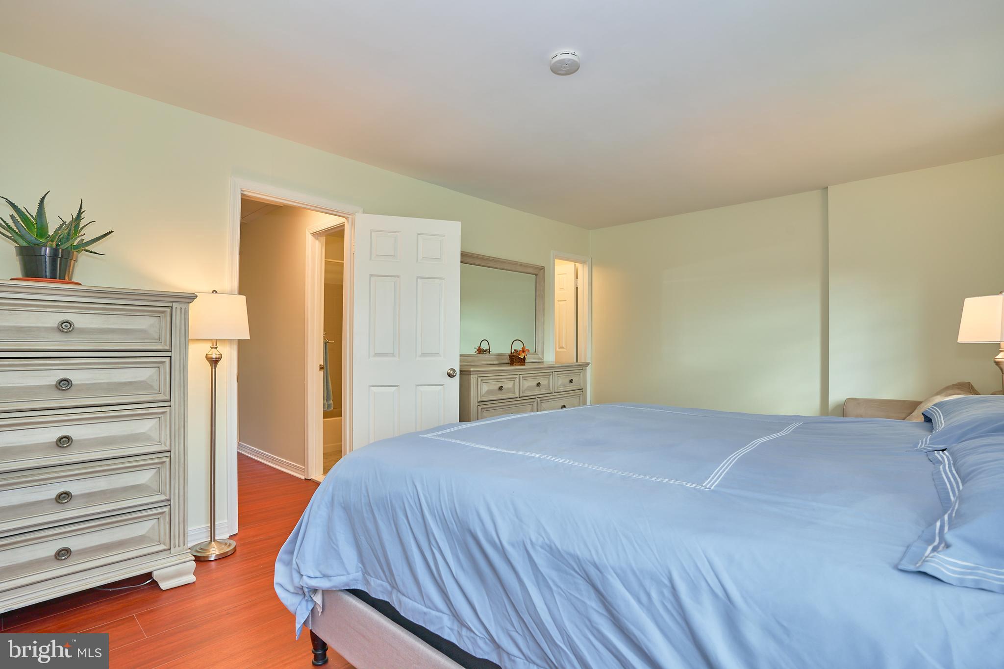 TOWNS ON THE GREENS - Residential