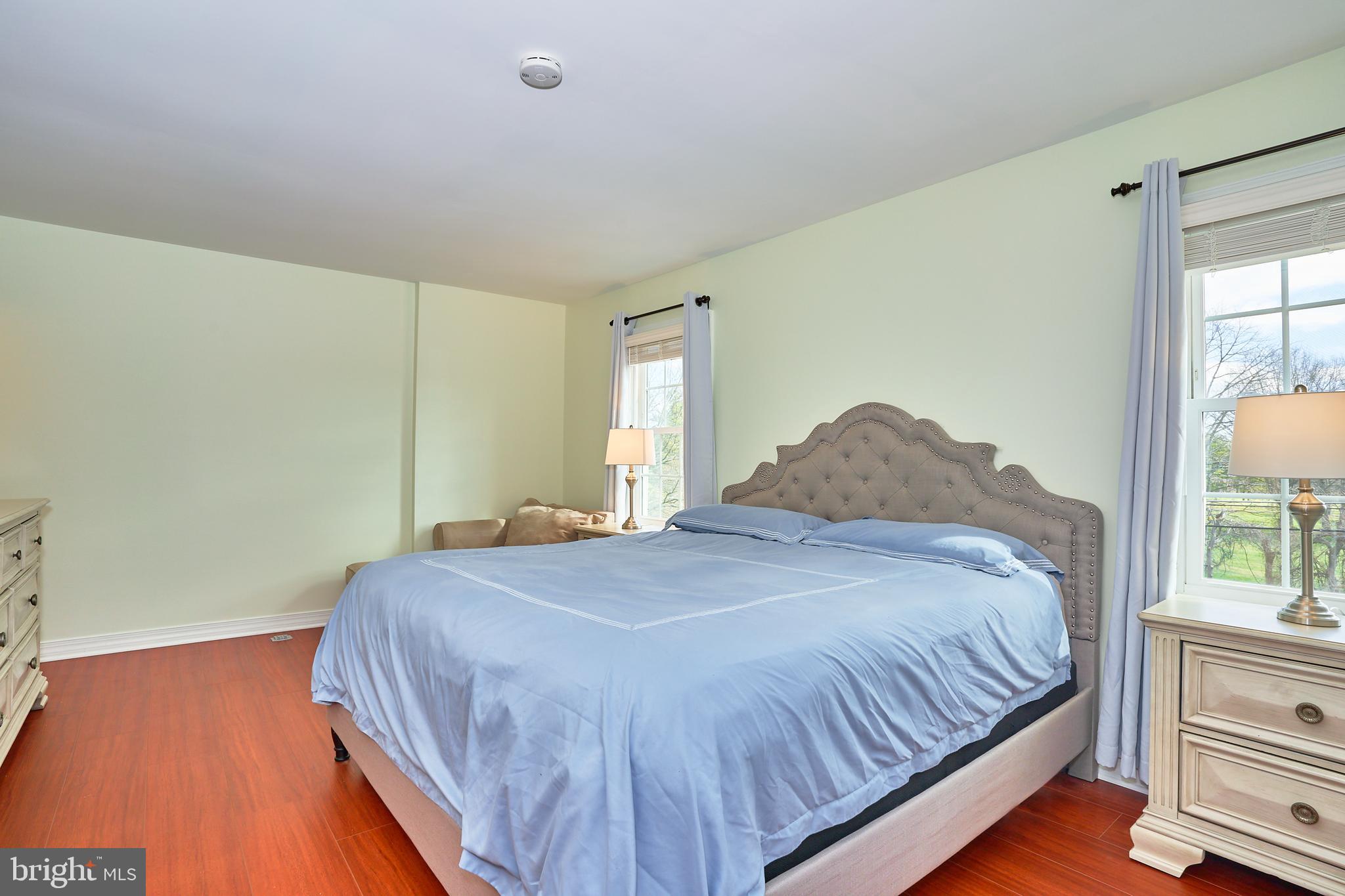 TOWNS ON THE GREENS - Residential