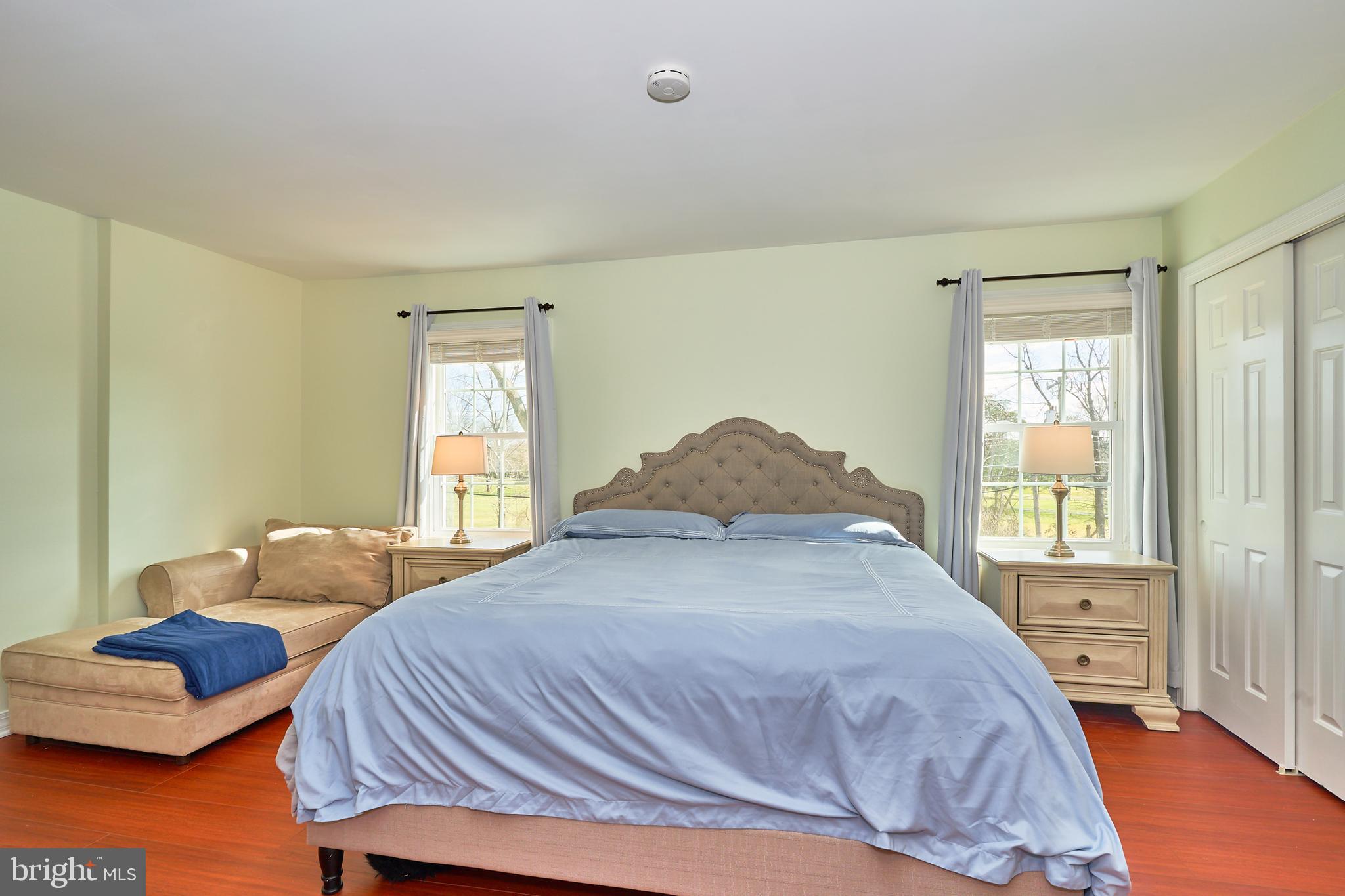 TOWNS ON THE GREENS - Residential