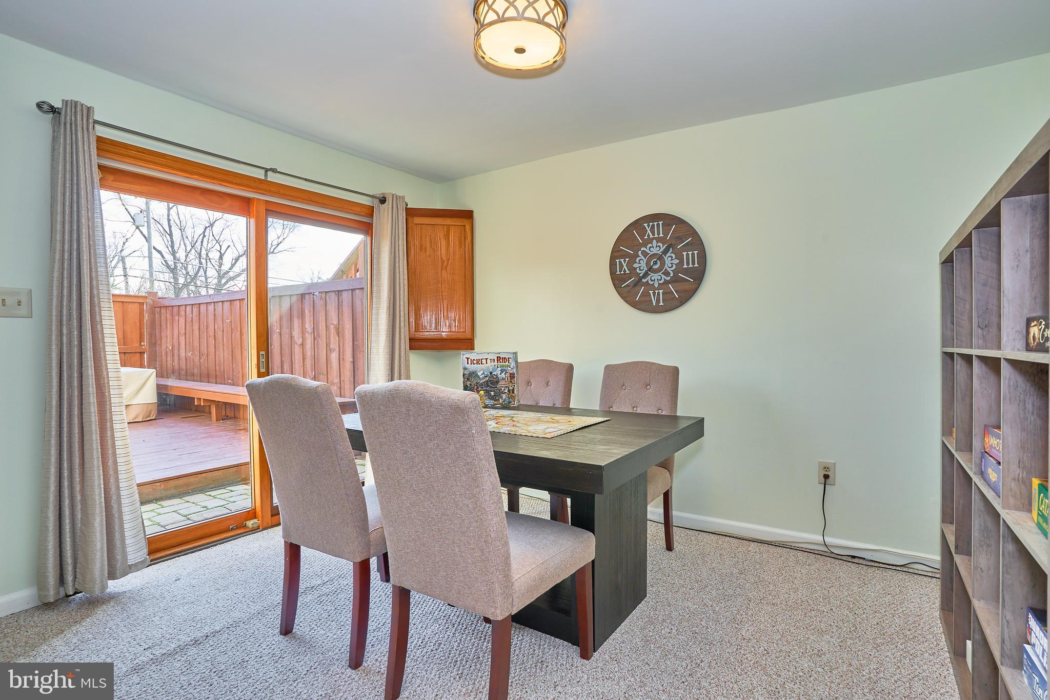 TOWNS ON THE GREENS - Residential