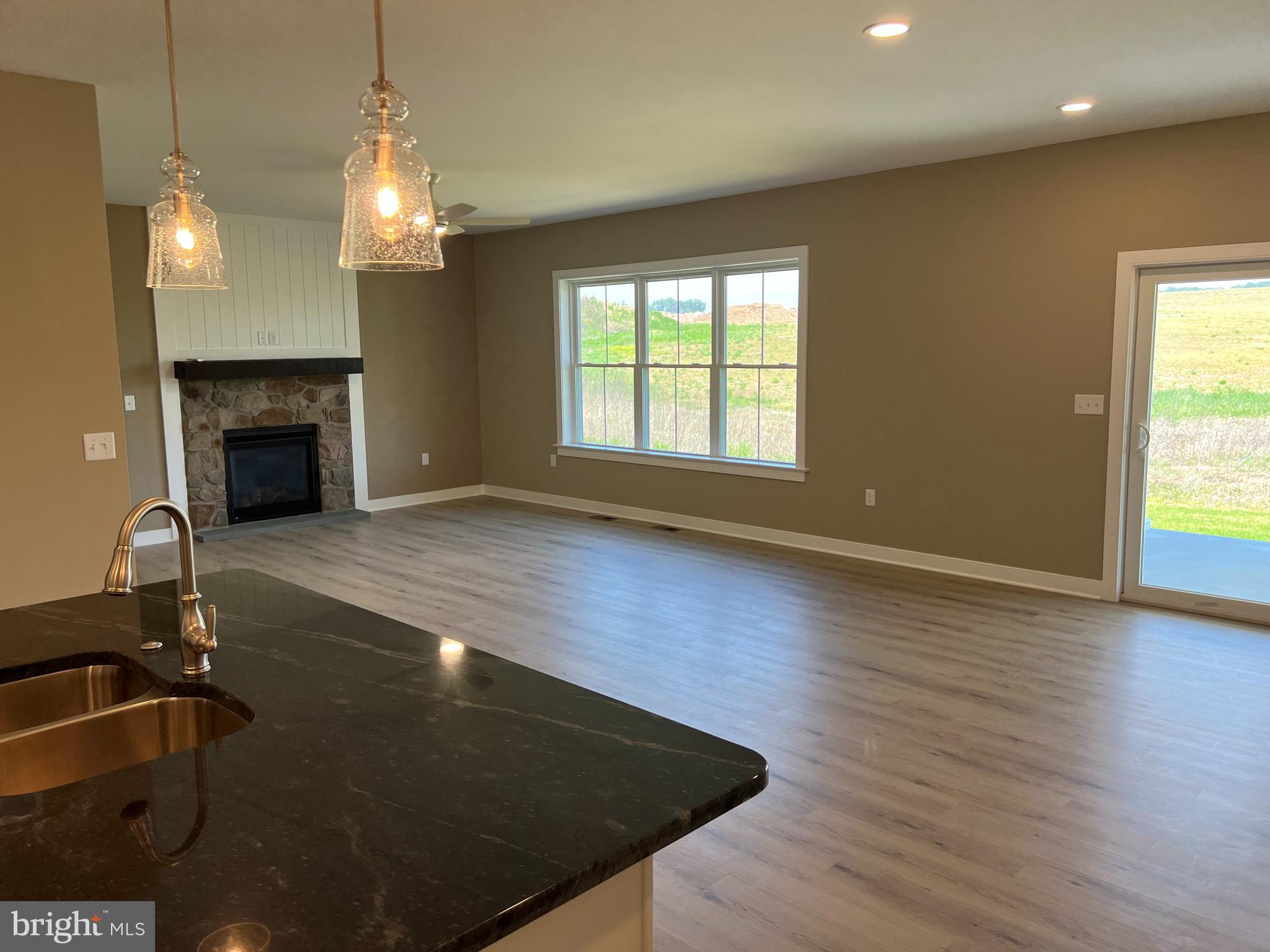 STONEY BROOK - Residential