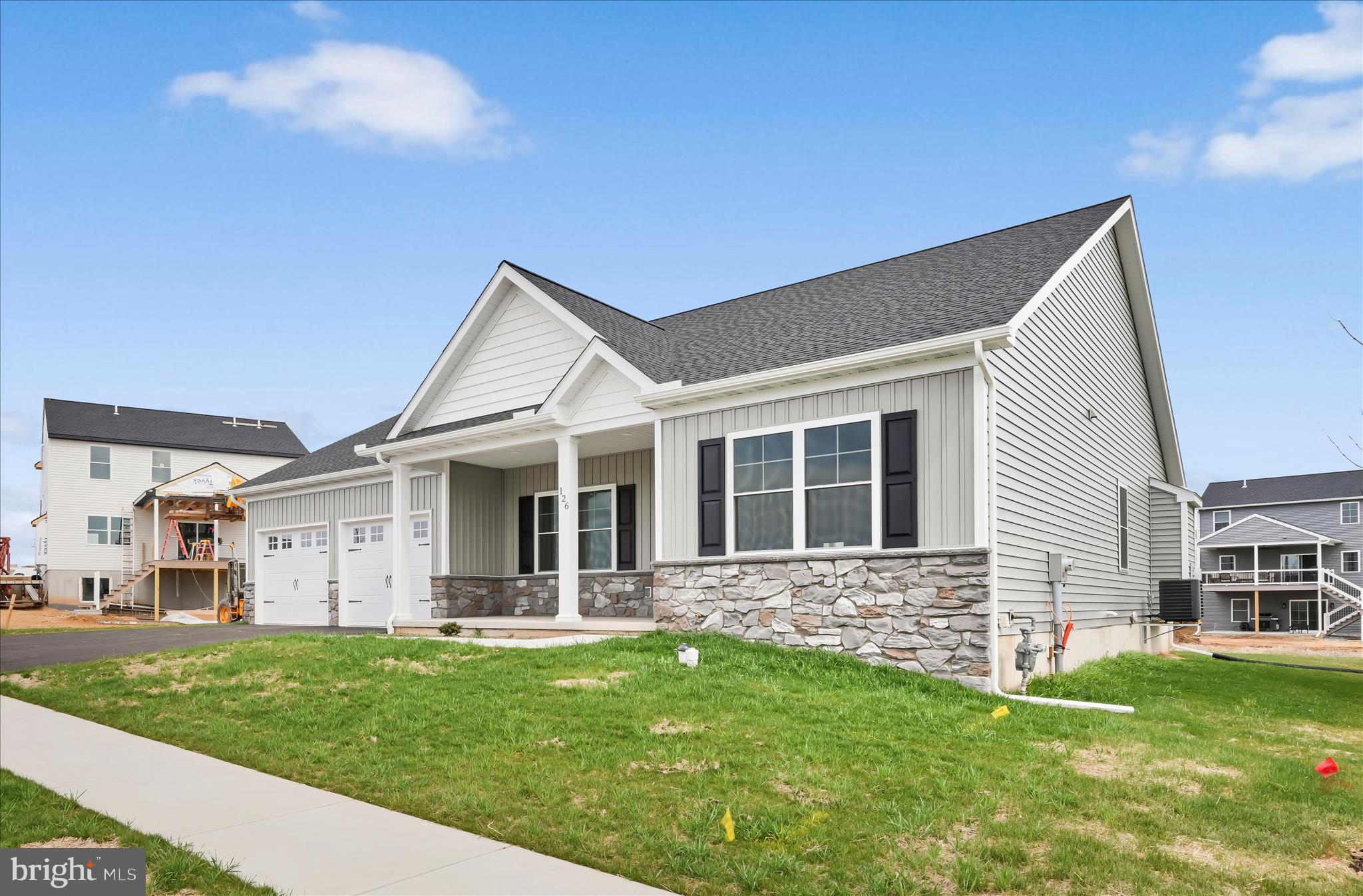 STONEY BROOK - Residential