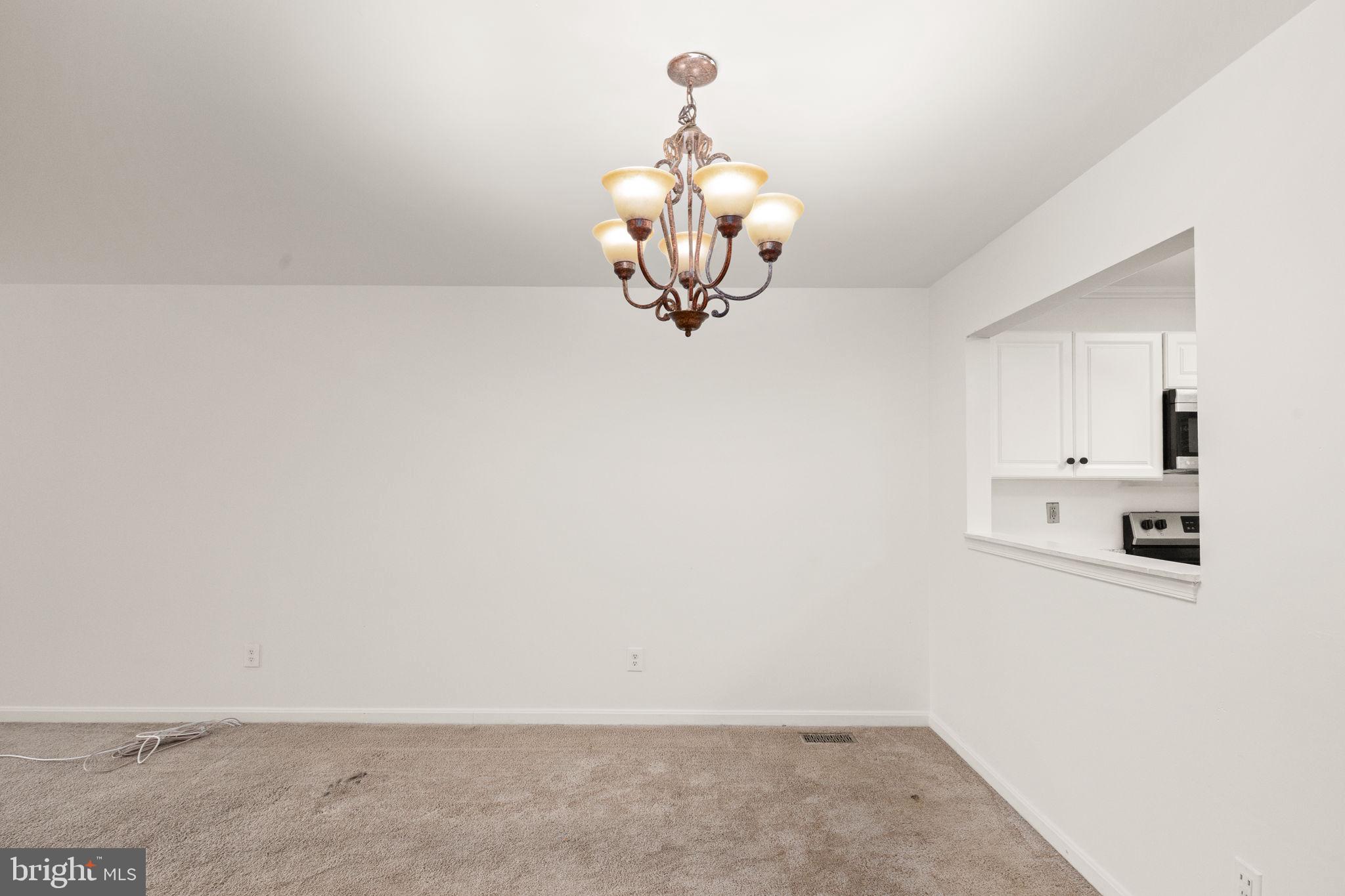 STONELEIGH SQUARE - Residential